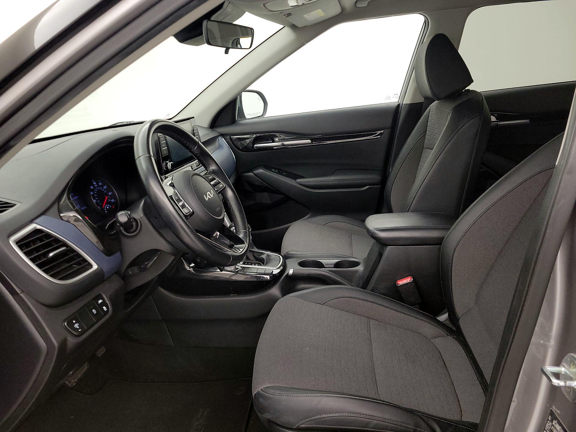 Thumbnail: 2023 Kia Seltos - 11