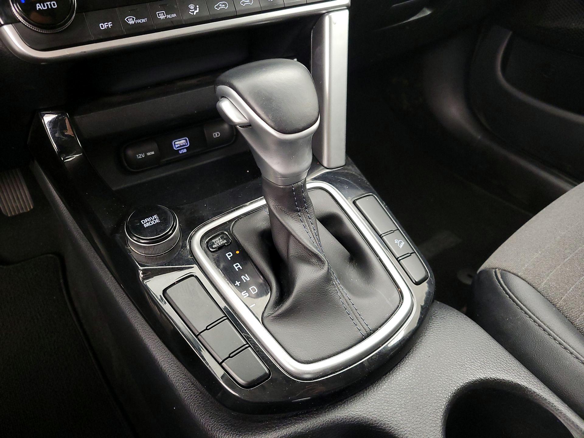 Thumbnail: 2023 Kia Seltos - 17