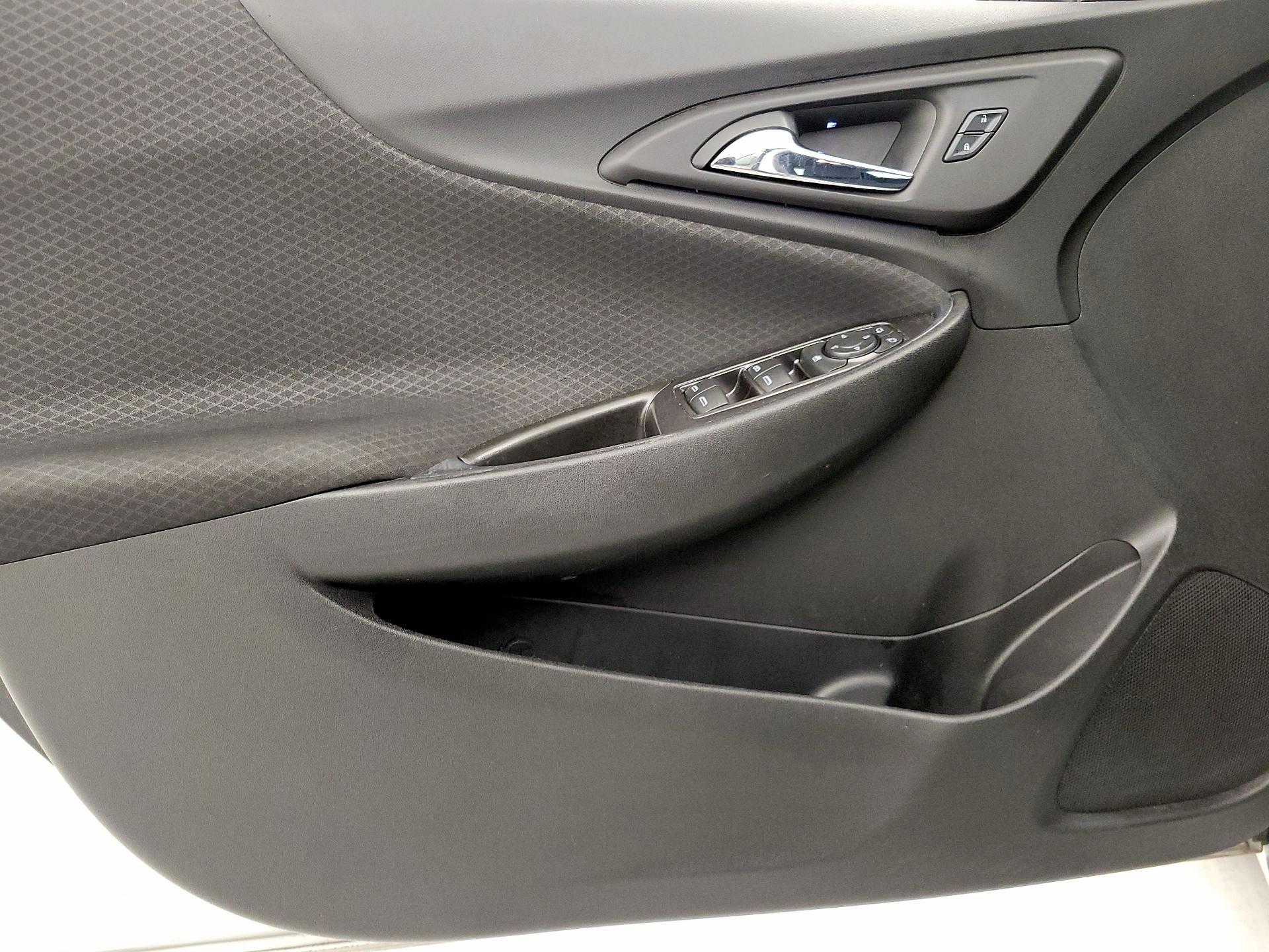 Thumbnail: 2016 Chevrolet Malibu - 12