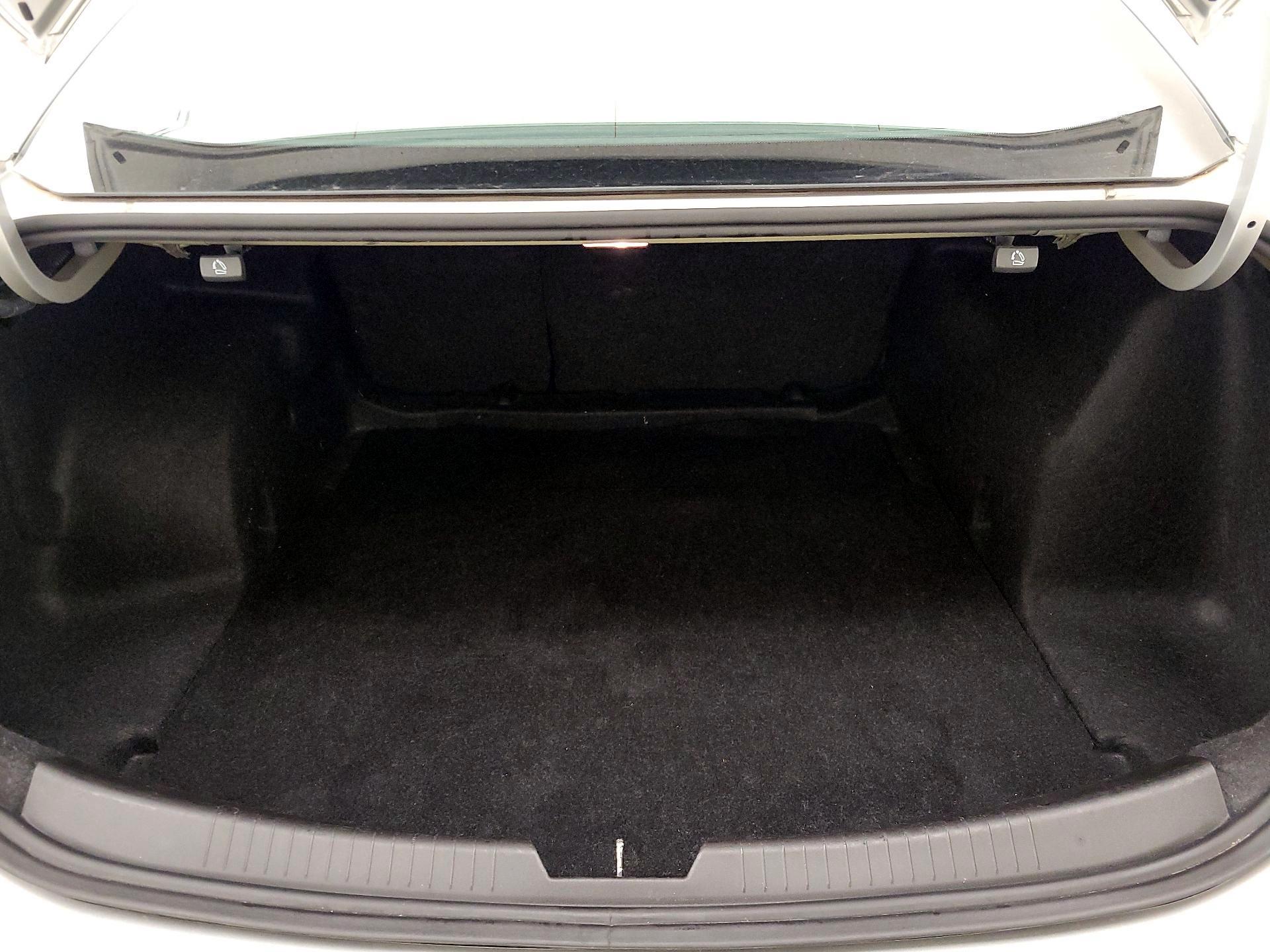 Thumbnail: 2016 Chevrolet Malibu - 20