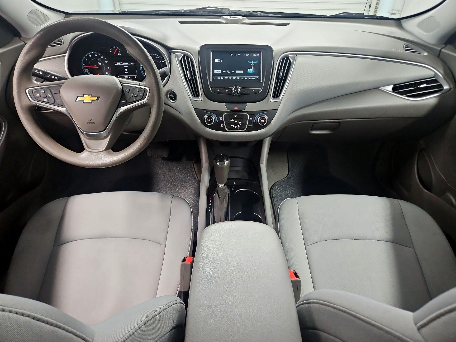 Thumbnail: 2018 Chevrolet Malibu - 9