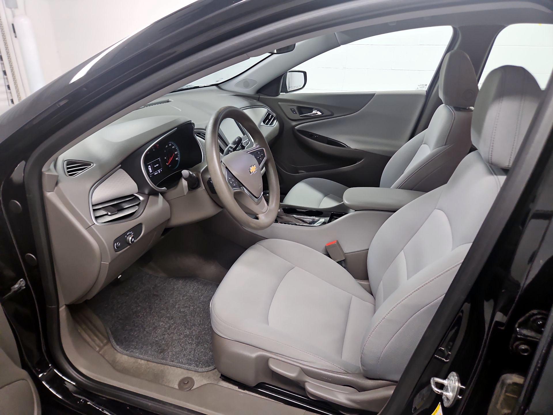 Thumbnail: 2018 Chevrolet Malibu - 11