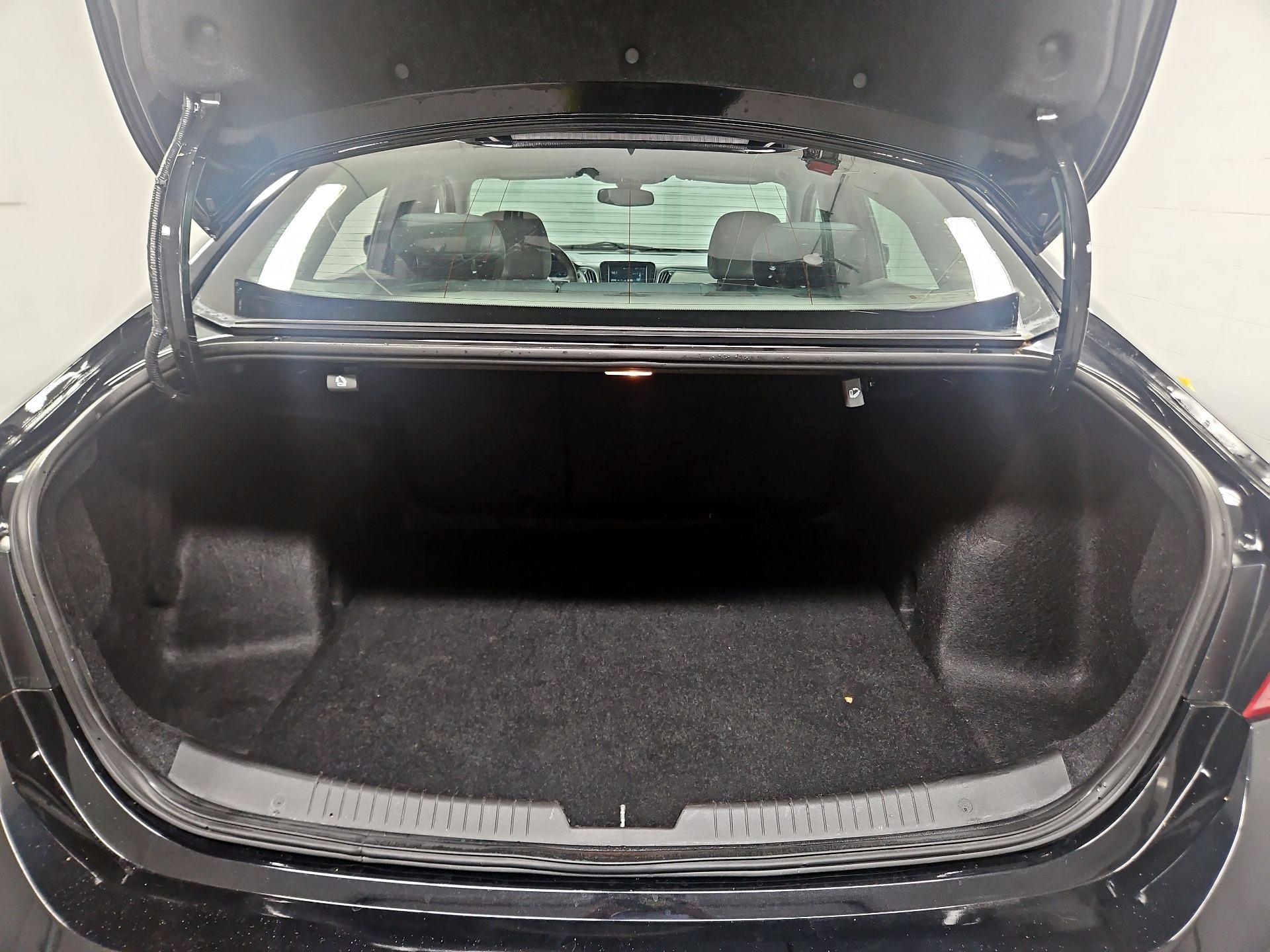 Thumbnail: 2018 Chevrolet Malibu - 20