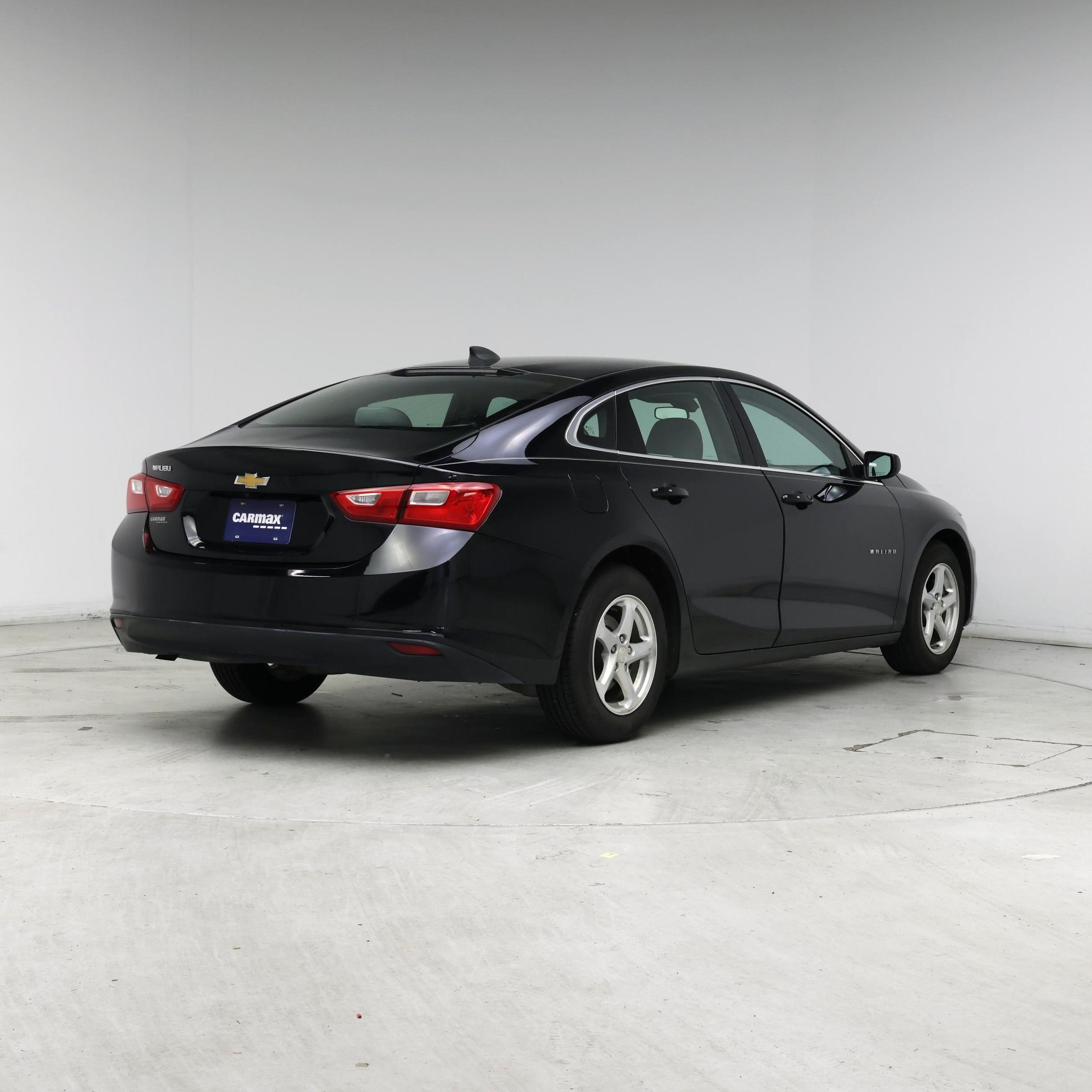 Thumbnail: 2018 Chevrolet Malibu - 8