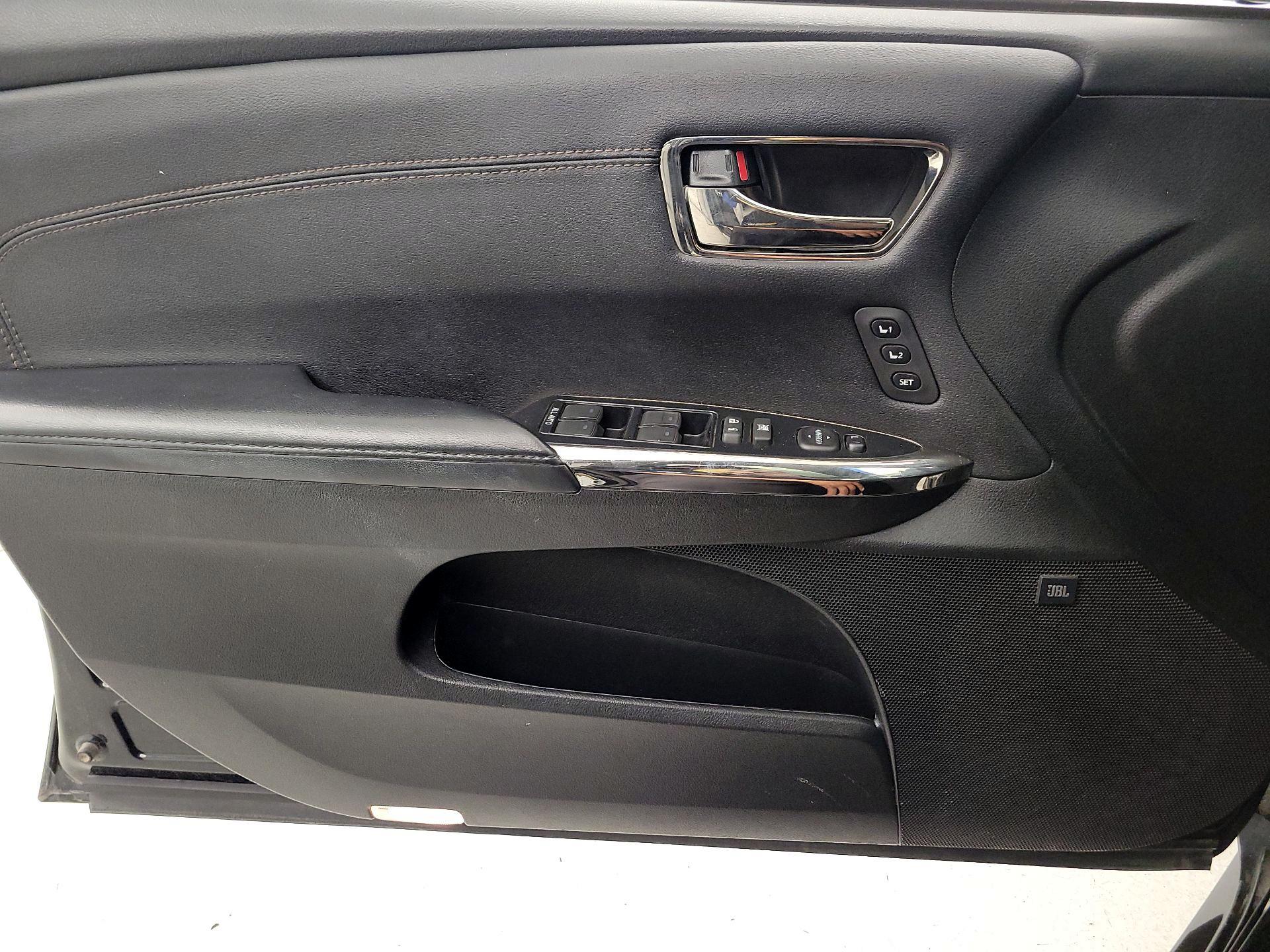 Thumbnail: 2016 Toyota Avalon - 12