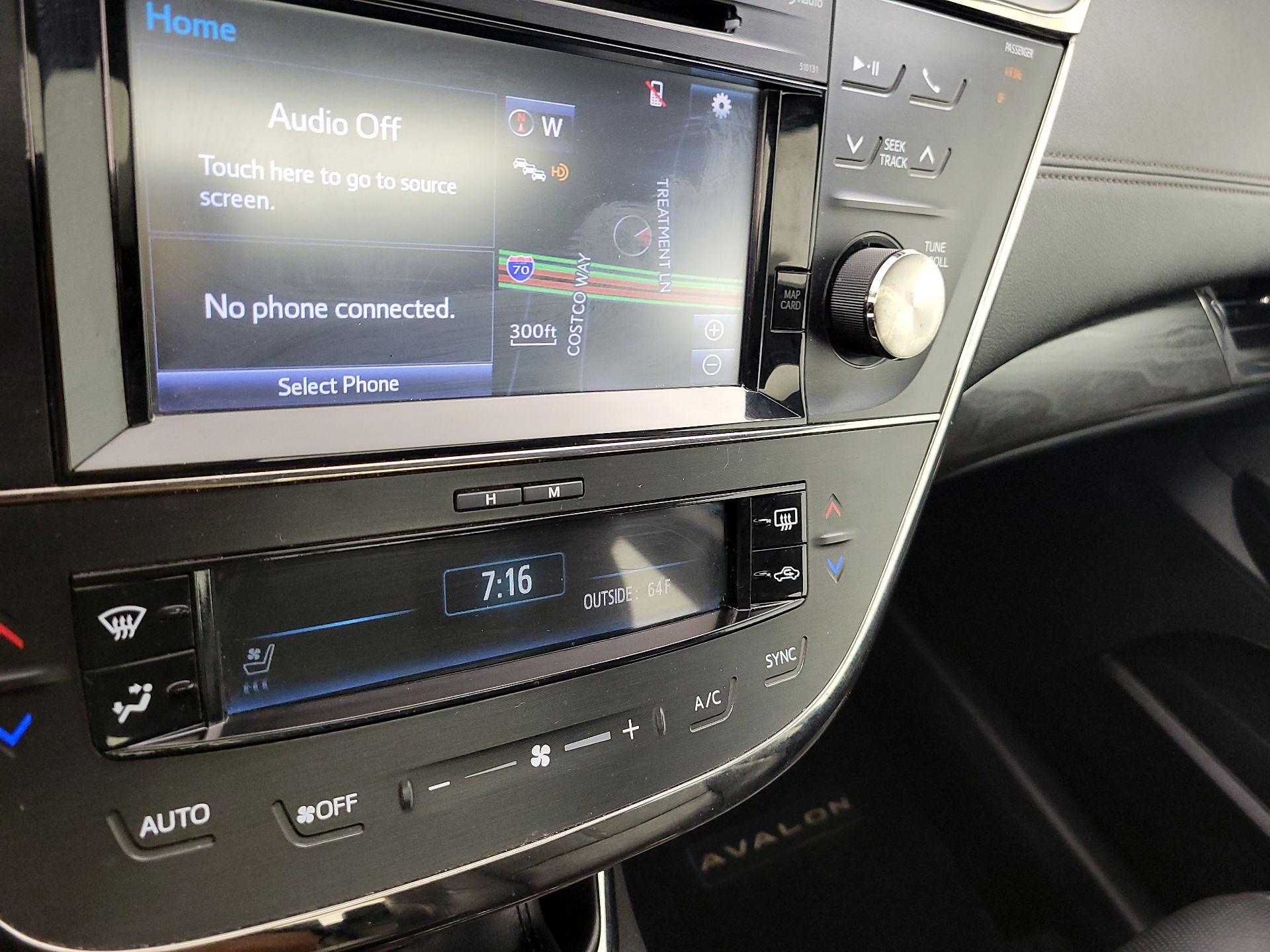 Thumbnail: 2016 Toyota Avalon - 16