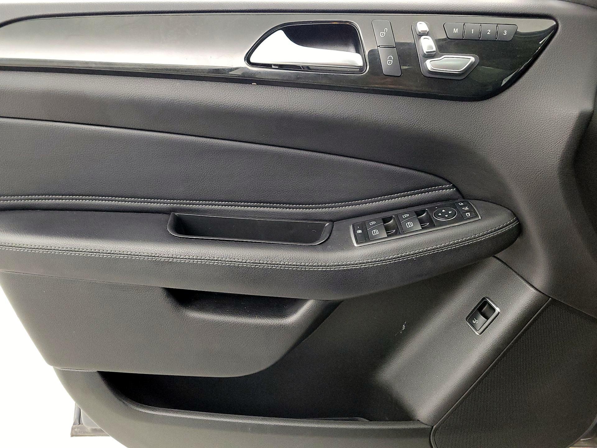 Thumbnail: 2018 Mercedes-Benz GLE - 12