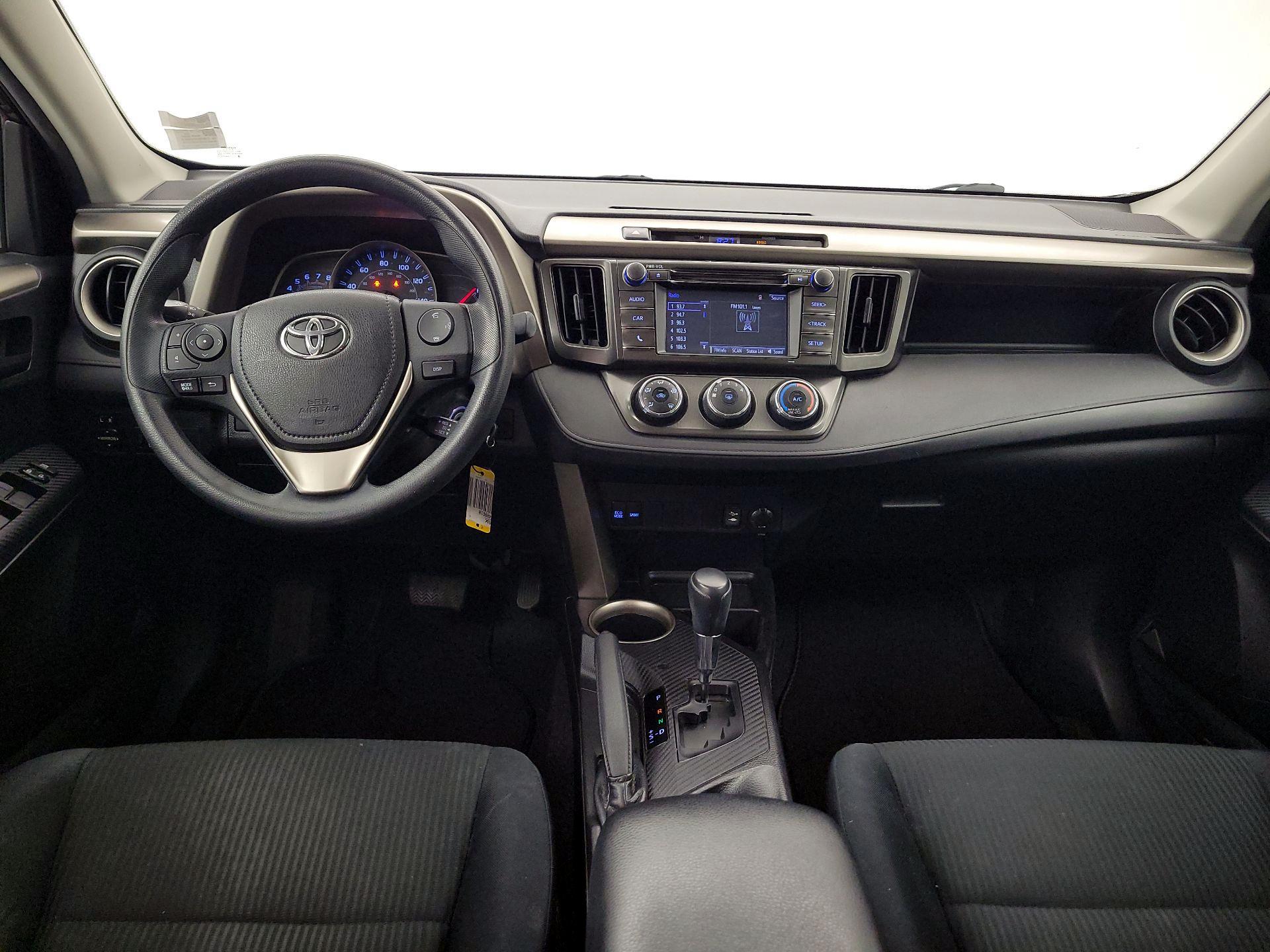 Thumbnail: 2015 Toyota RAV4 - 9