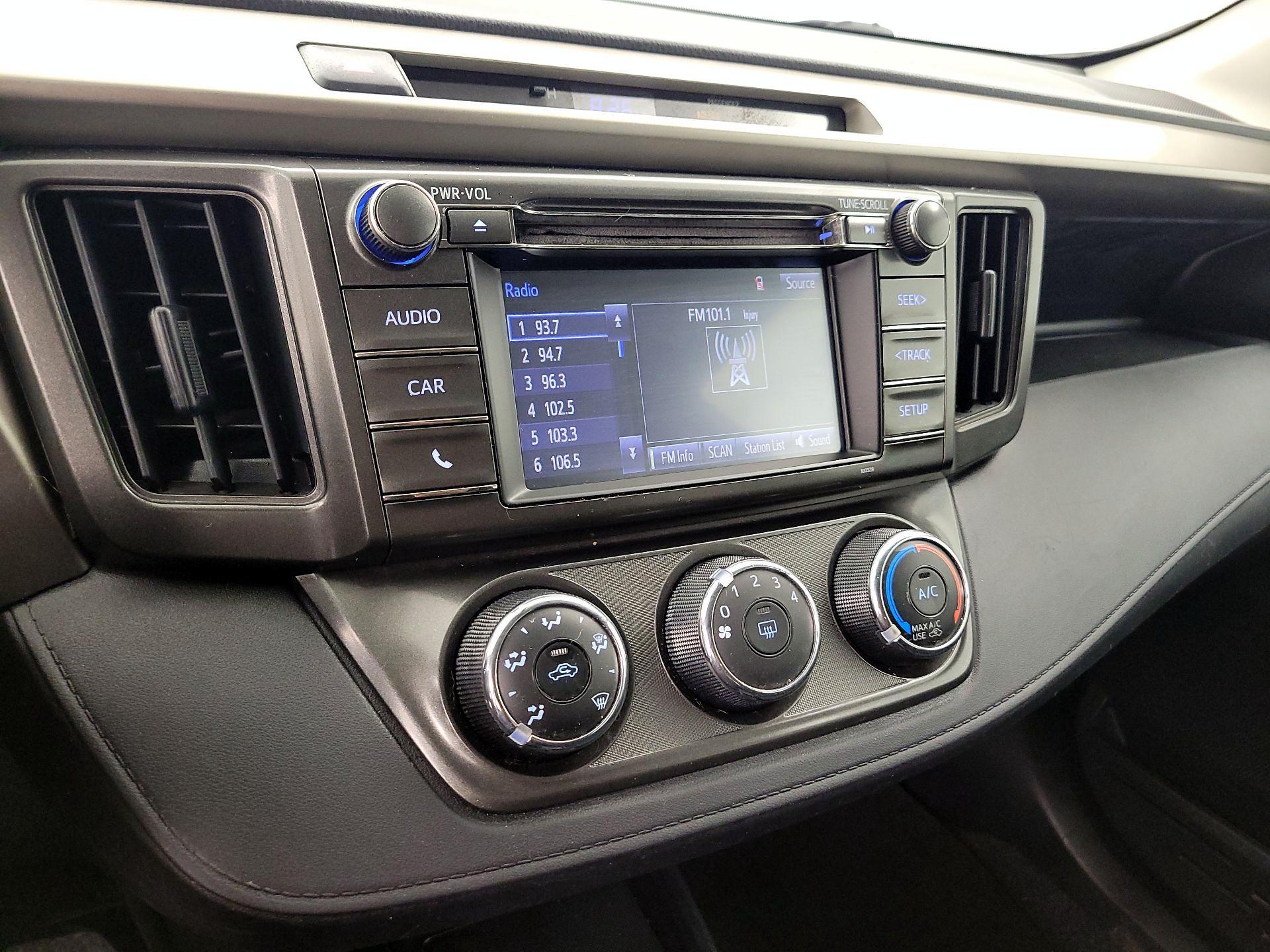 Thumbnail: 2015 Toyota RAV4 - 15