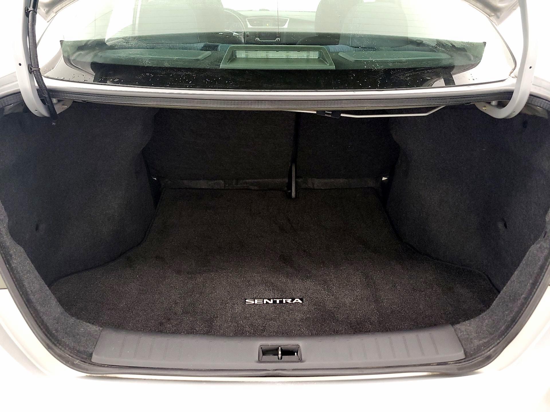 Thumbnail: 2015 Nissan Sentra - 20