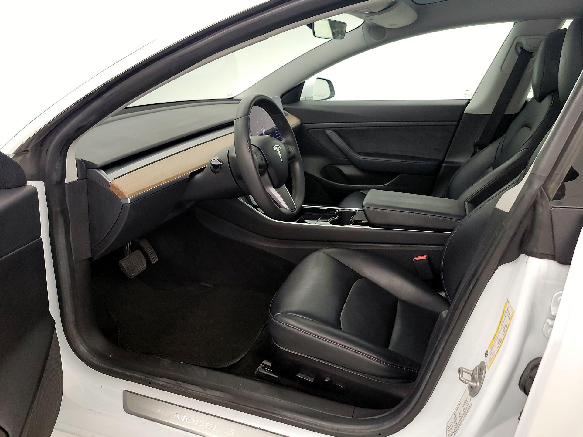 Thumbnail: 2020 Tesla Model 3 - 11