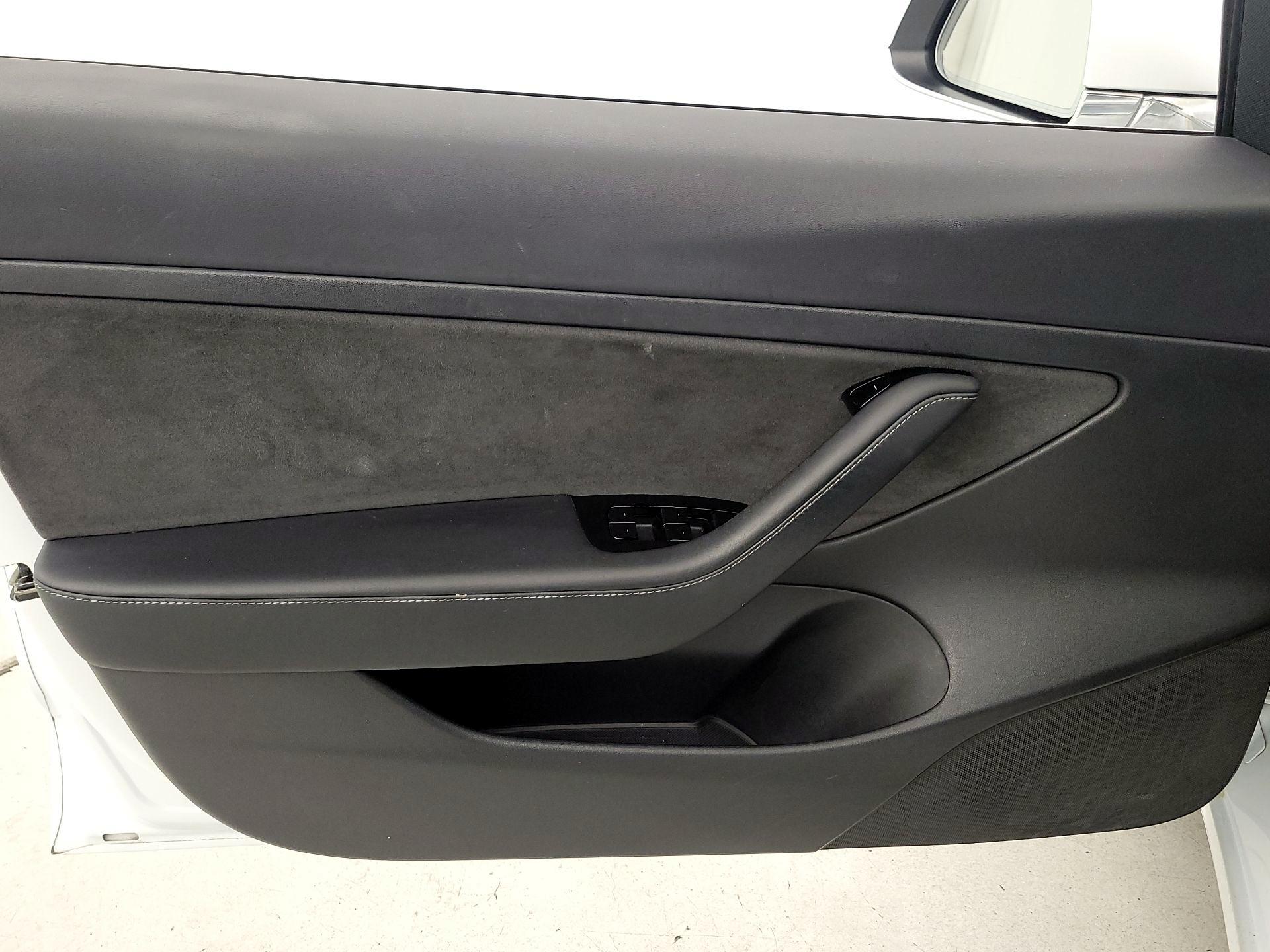 Thumbnail: 2020 Tesla Model 3 - 12