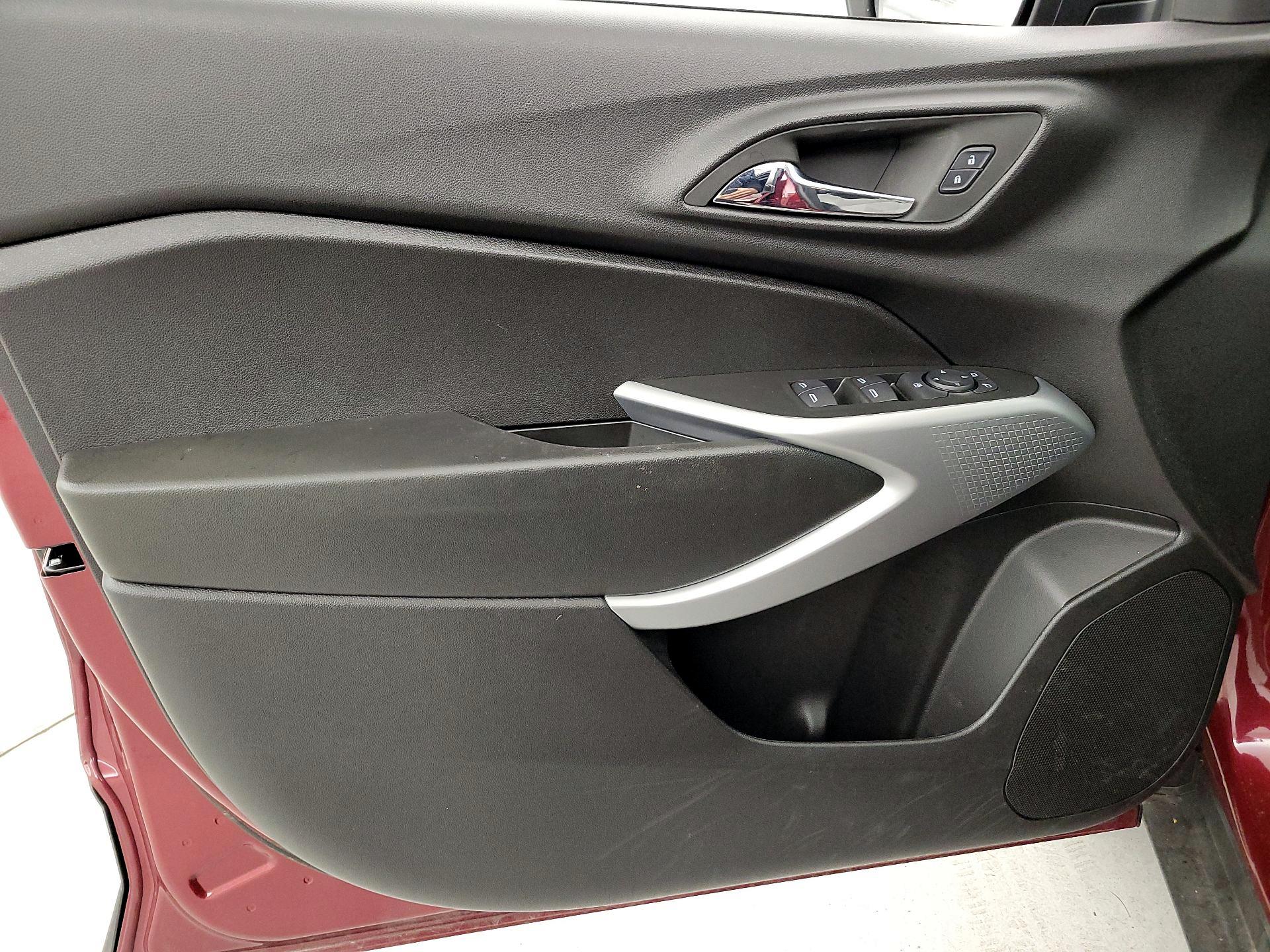 Thumbnail: 2025 Chevrolet Trax - 12