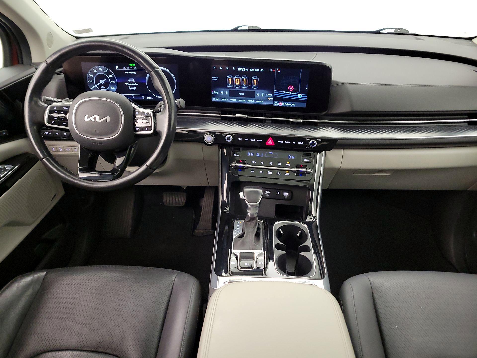 Thumbnail: 2022 Kia Carnival - 9