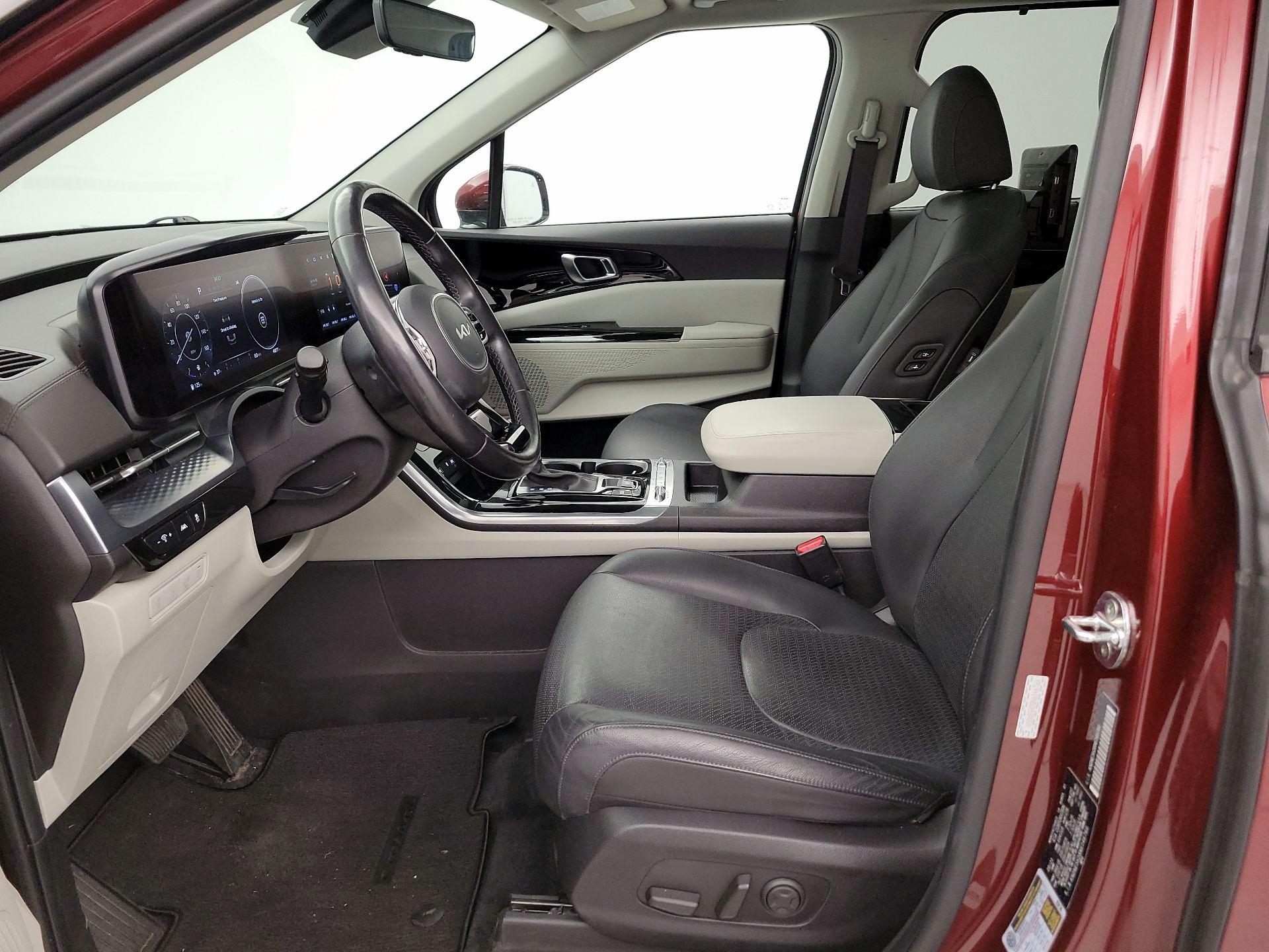 Thumbnail: 2022 Kia Carnival - 11