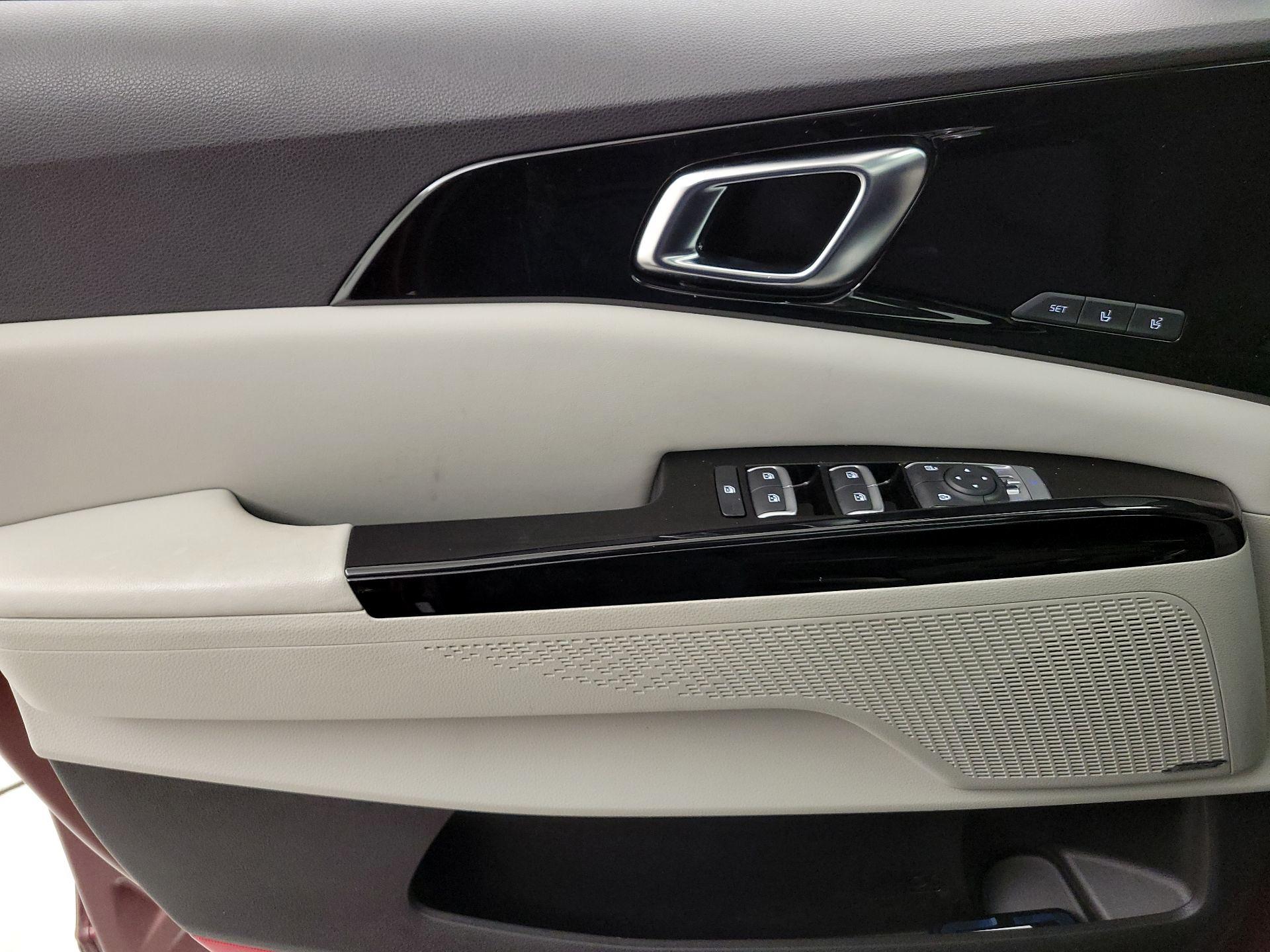 Thumbnail: 2022 Kia Carnival - 12