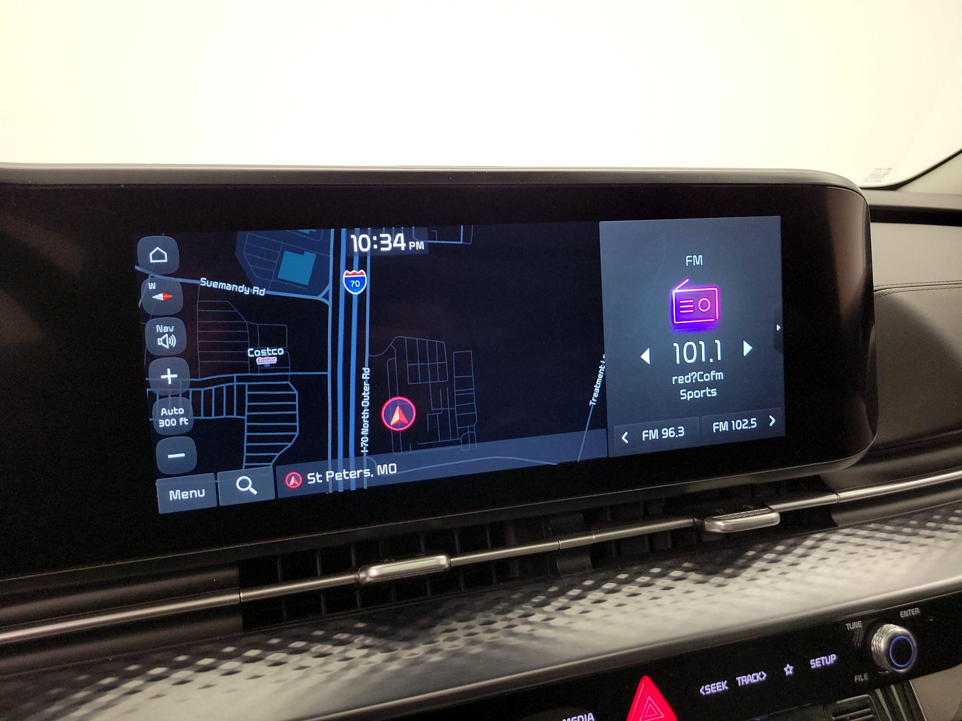 Thumbnail: 2022 Kia Carnival - 14