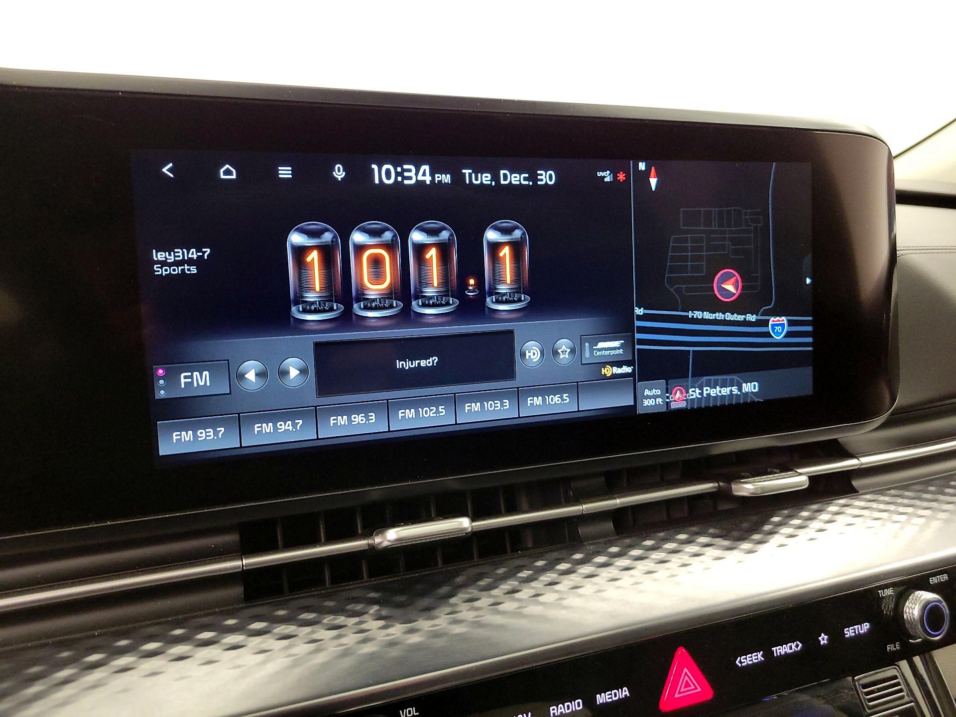 Thumbnail: 2022 Kia Carnival - 16