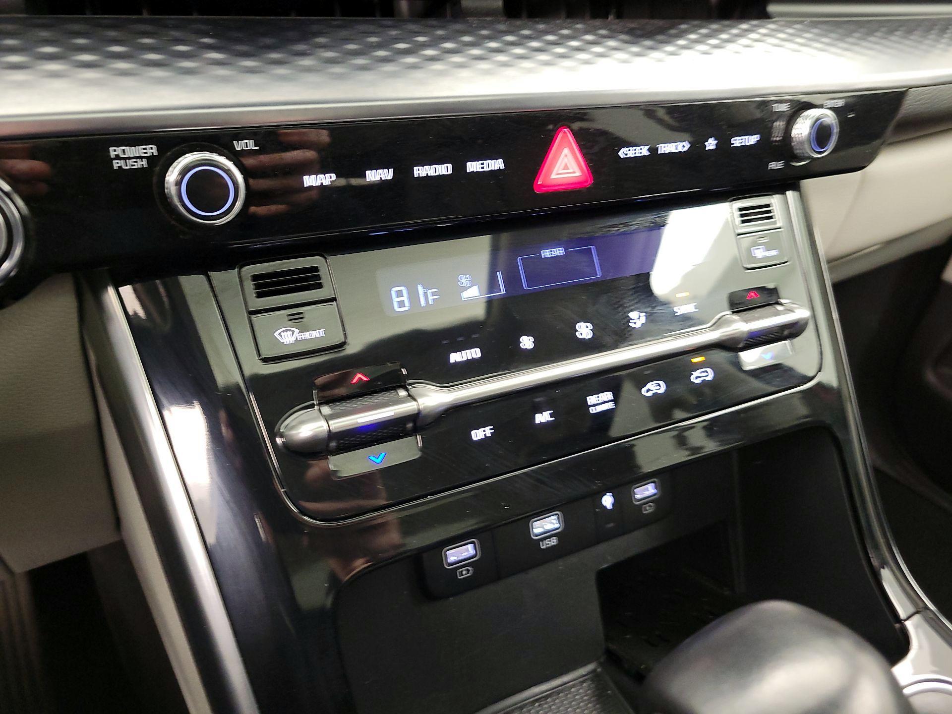 Thumbnail: 2022 Kia Carnival - 17