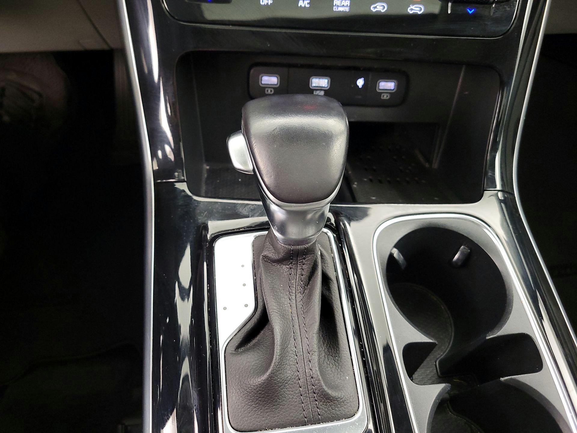 Thumbnail: 2022 Kia Carnival - 18