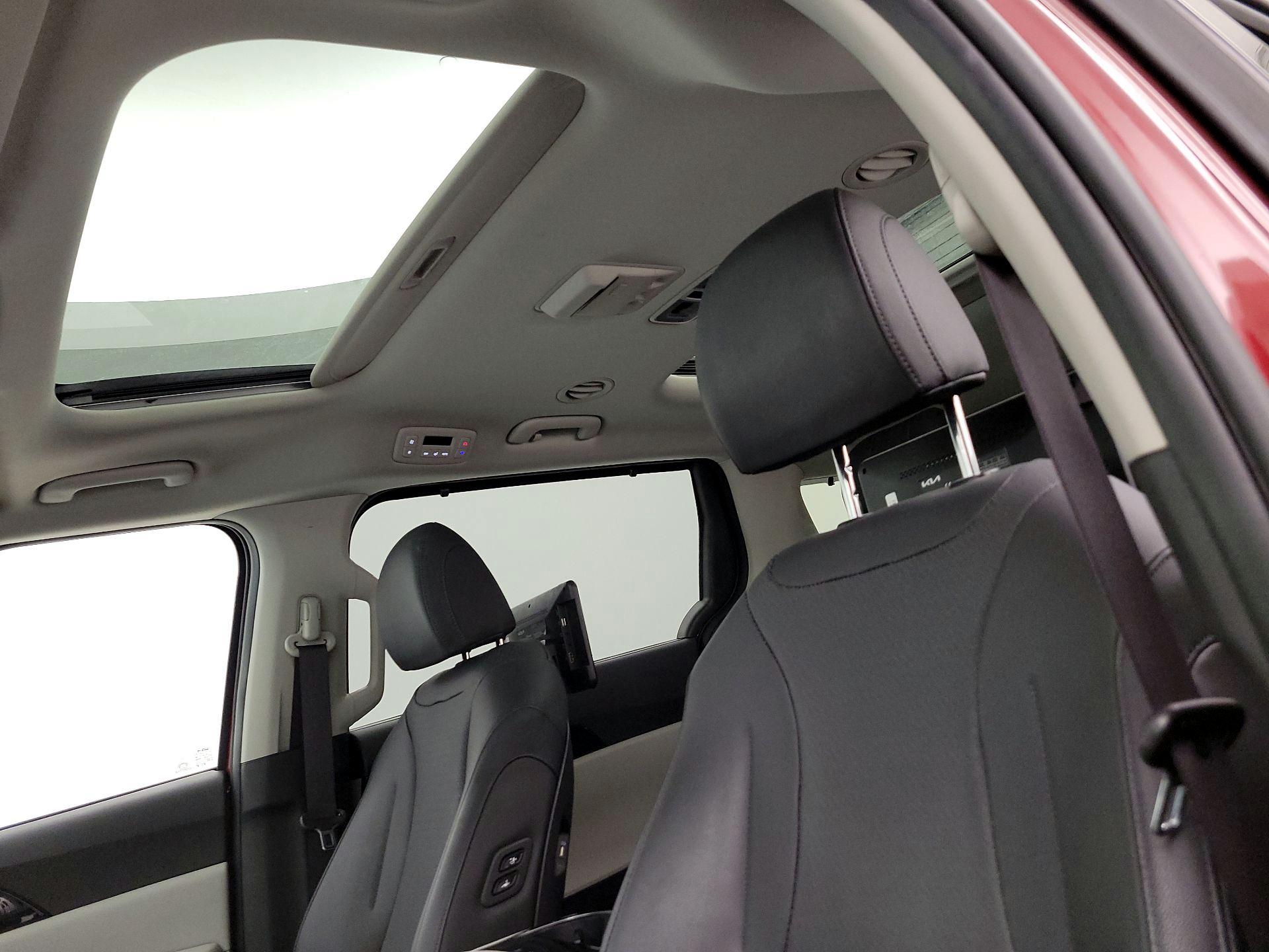 Thumbnail: 2022 Kia Carnival - 20