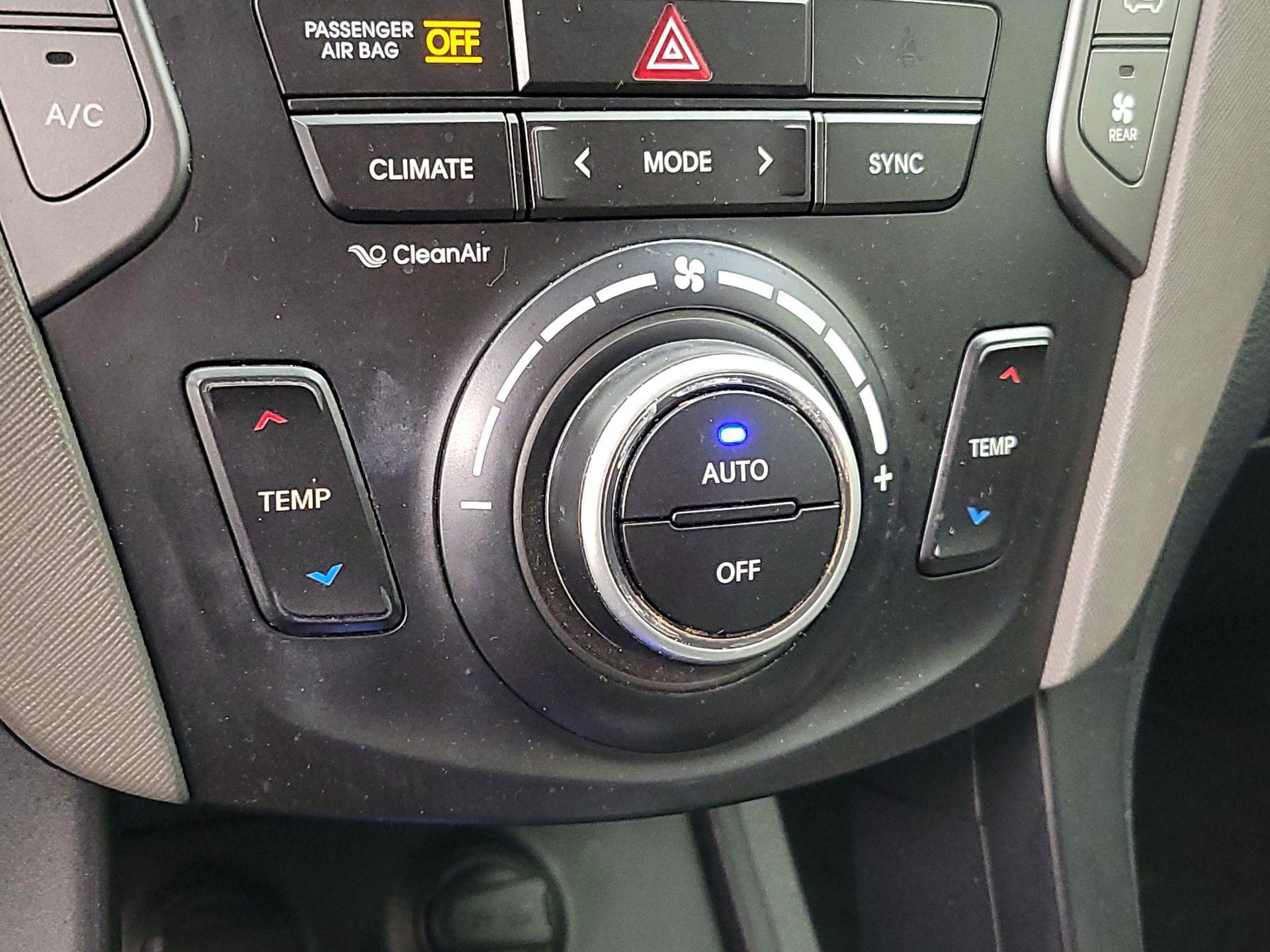 Thumbnail: 2018 Hyundai Santa Fe - 16