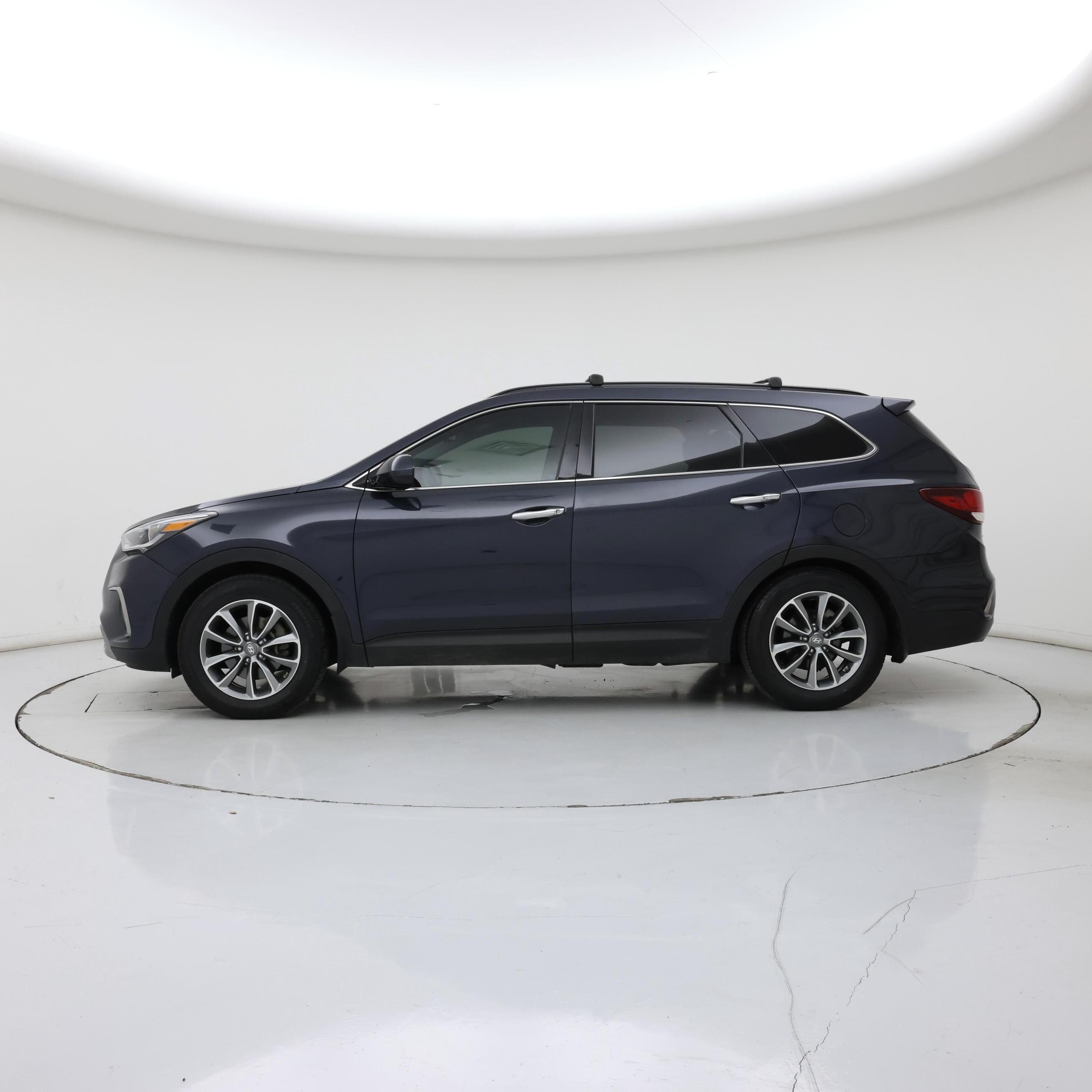 Thumbnail: 2018 Hyundai Santa Fe - 3
