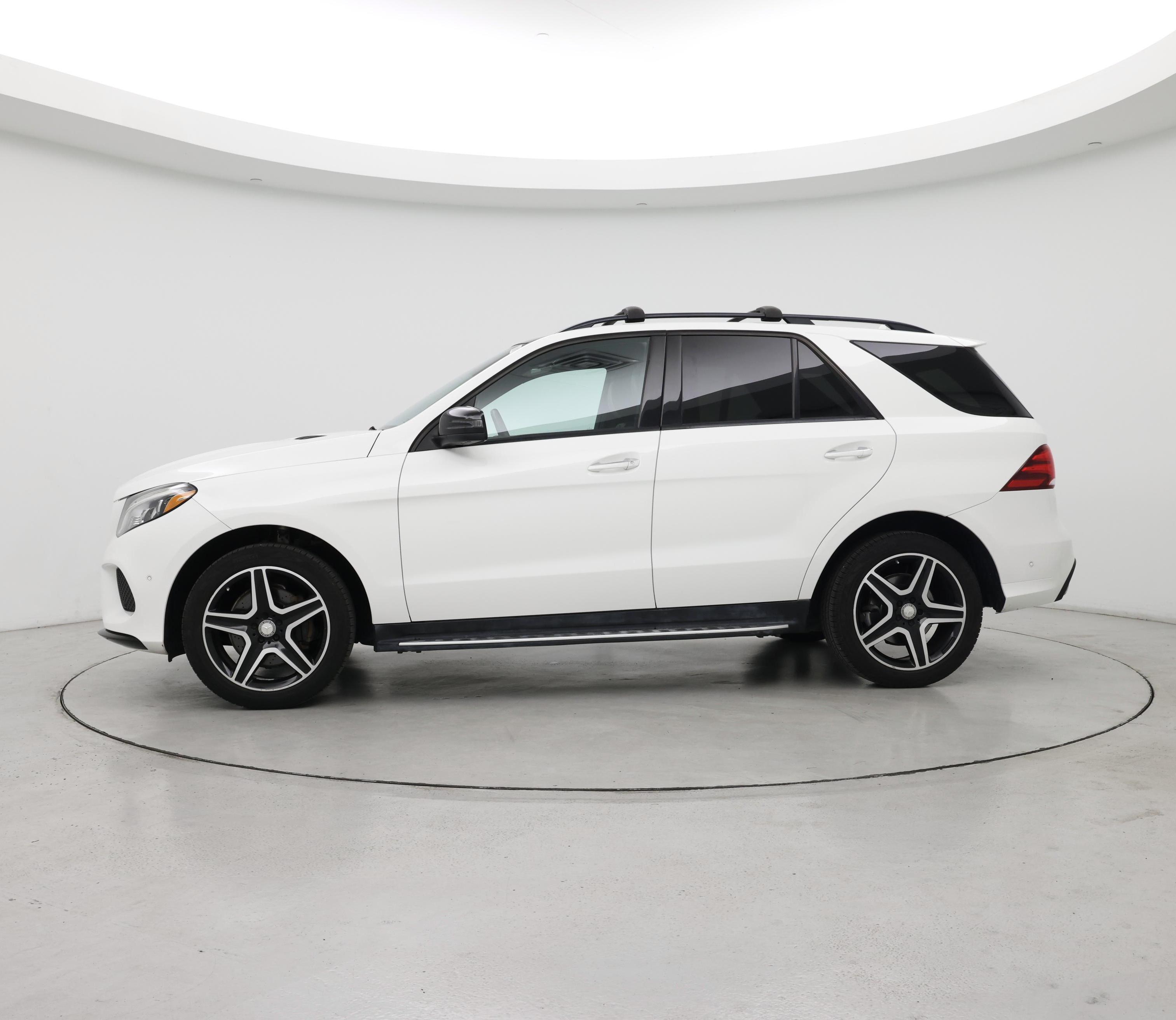 Thumbnail: 2017 Mercedes-Benz GLE - 3