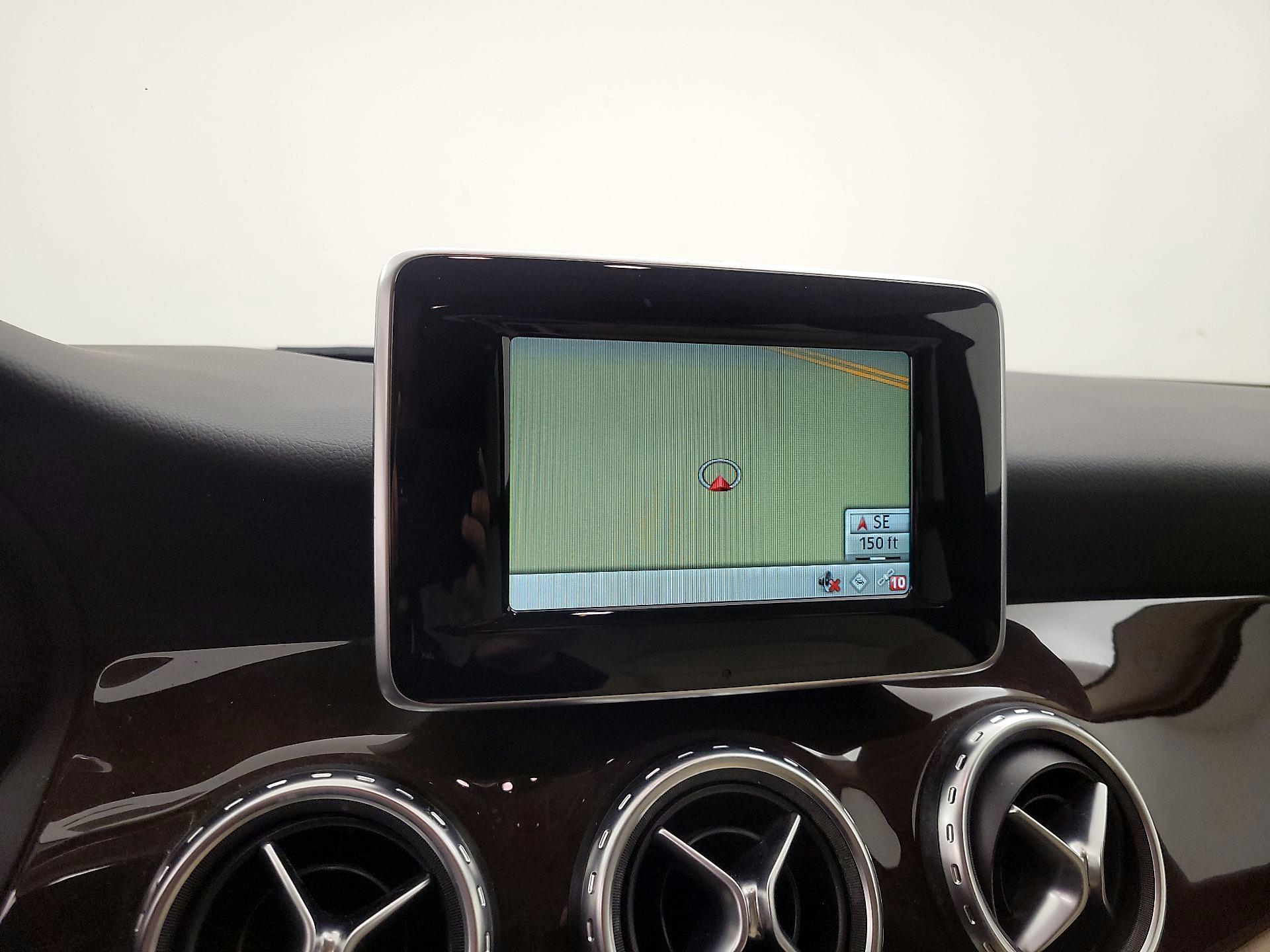 Thumbnail: 2015 Mercedes-Benz GLA - 12