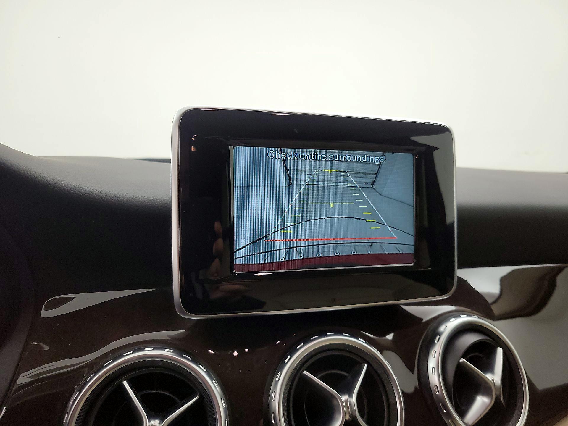 Thumbnail: 2015 Mercedes-Benz GLA - 13