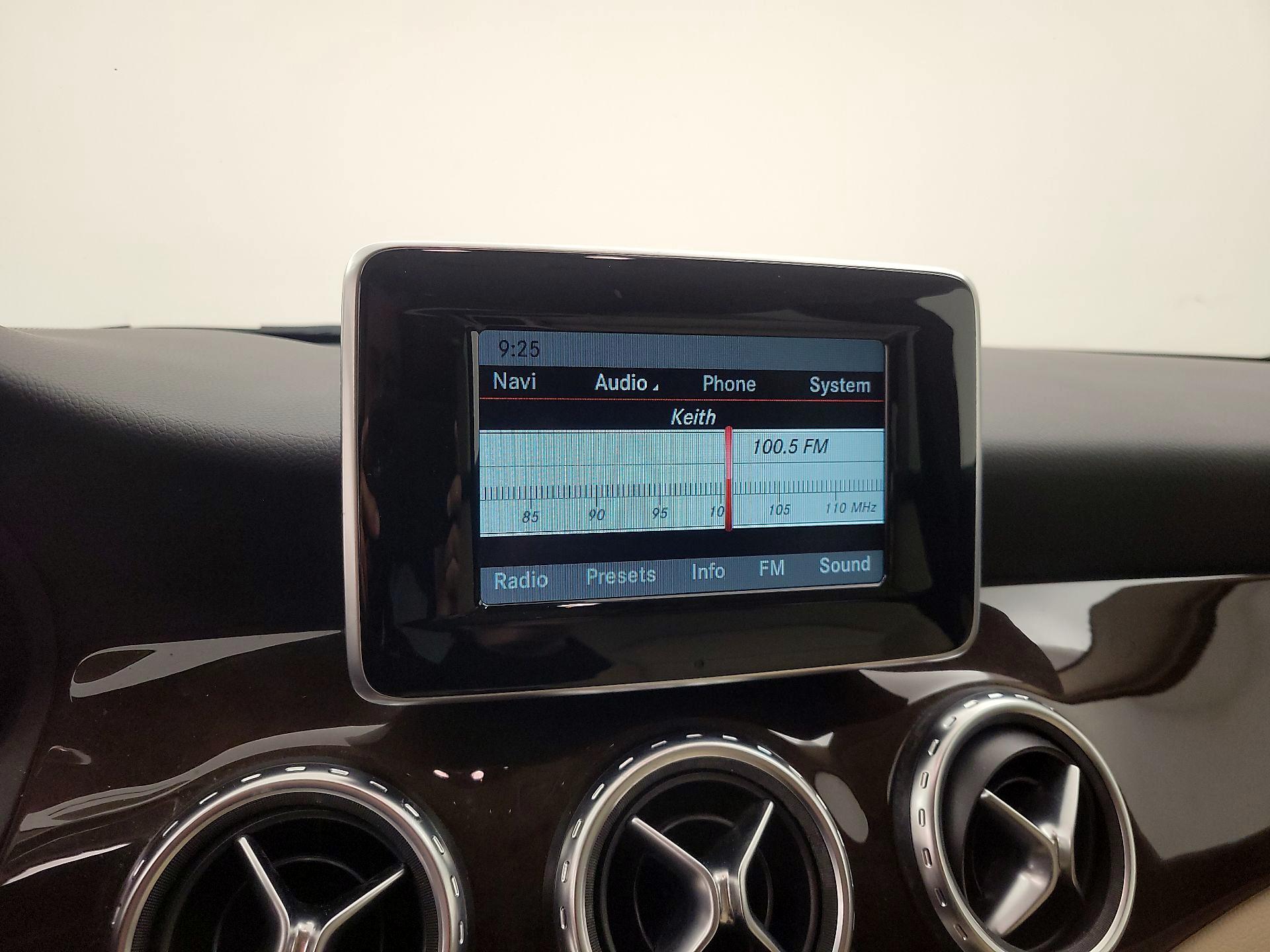 Thumbnail: 2015 Mercedes-Benz GLA - 14