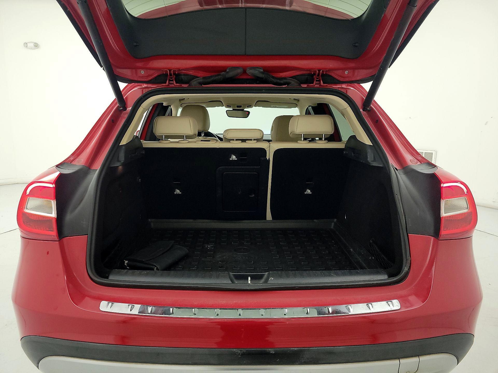 Thumbnail: 2015 Mercedes-Benz GLA - 18