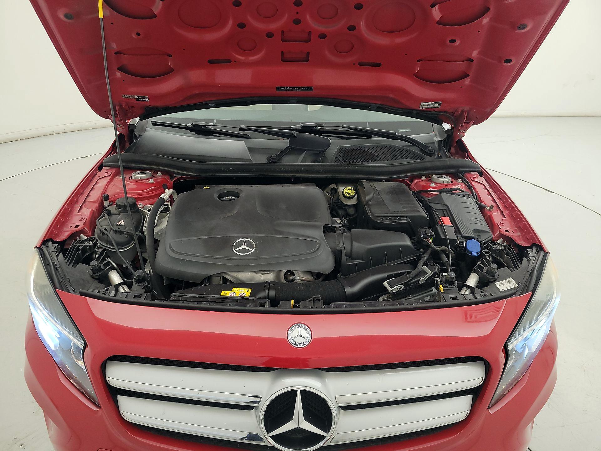 Thumbnail: 2015 Mercedes-Benz GLA - 19