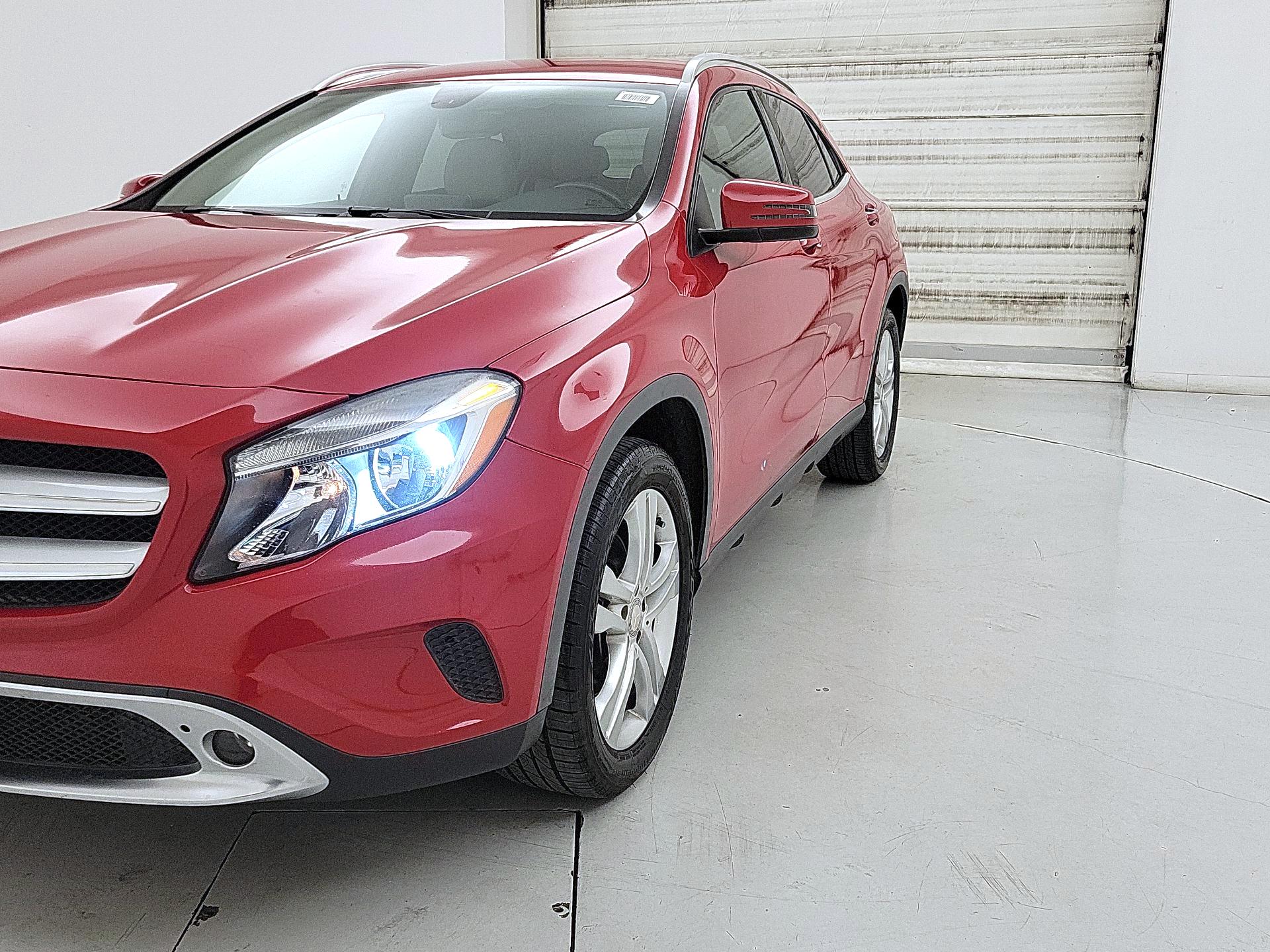 Thumbnail: 2015 Mercedes-Benz GLA - 3