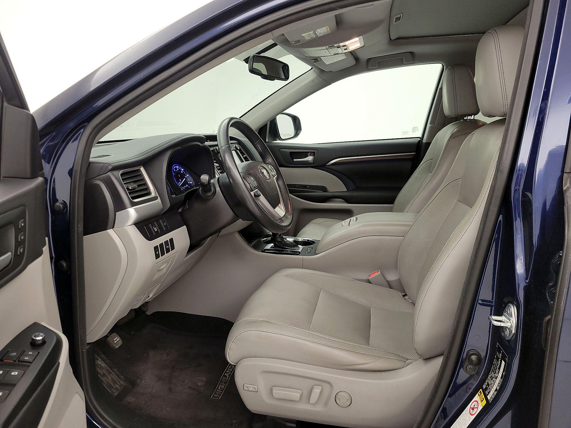 Thumbnail: 2015 Toyota Highlander - 11