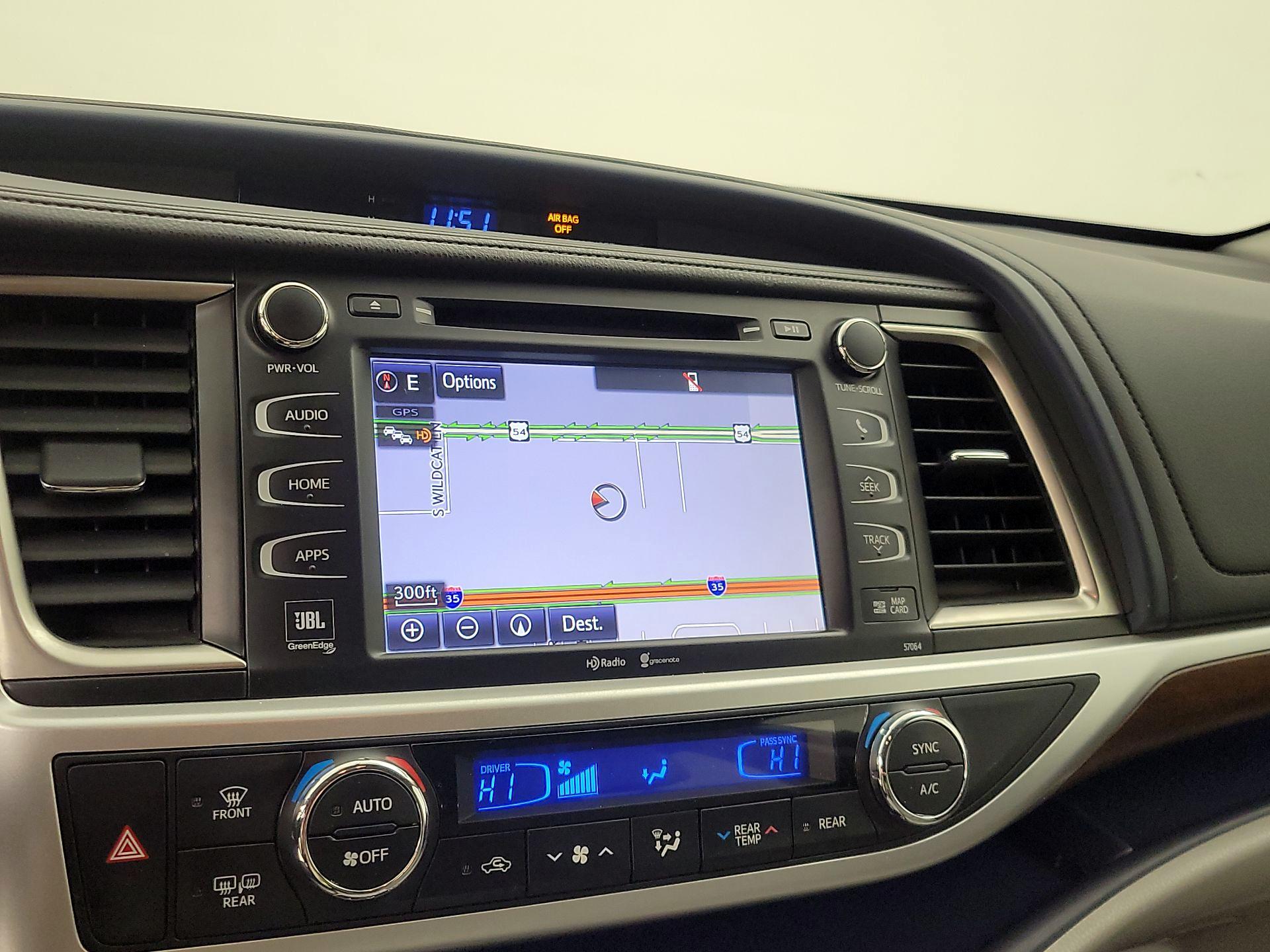 Thumbnail: 2015 Toyota Highlander - 14