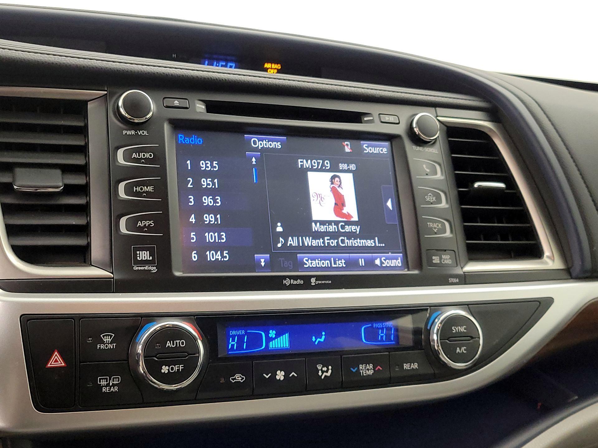 Thumbnail: 2015 Toyota Highlander - 16