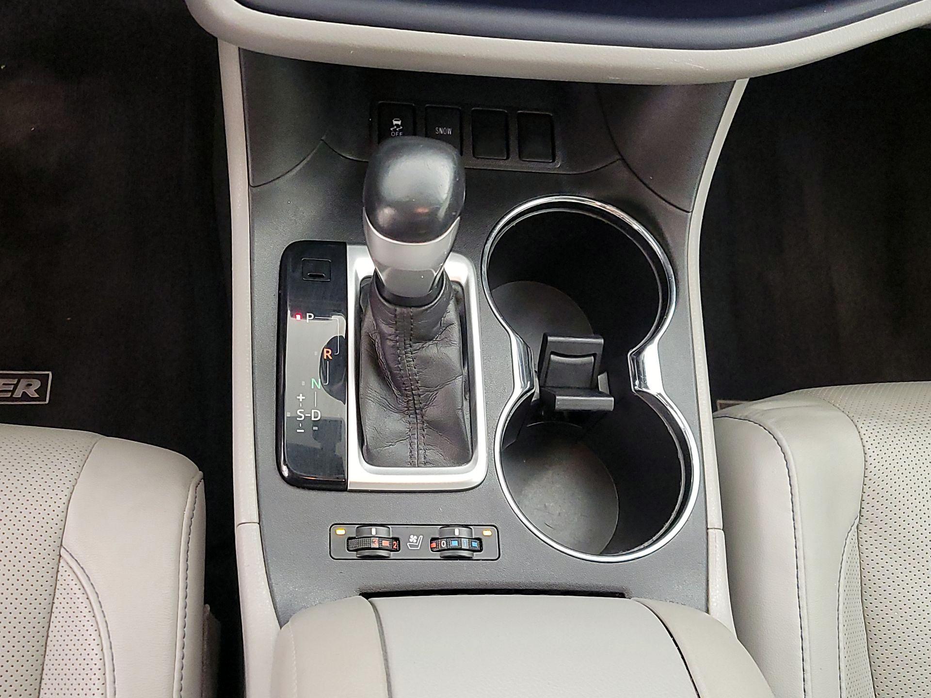 Thumbnail: 2015 Toyota Highlander - 18