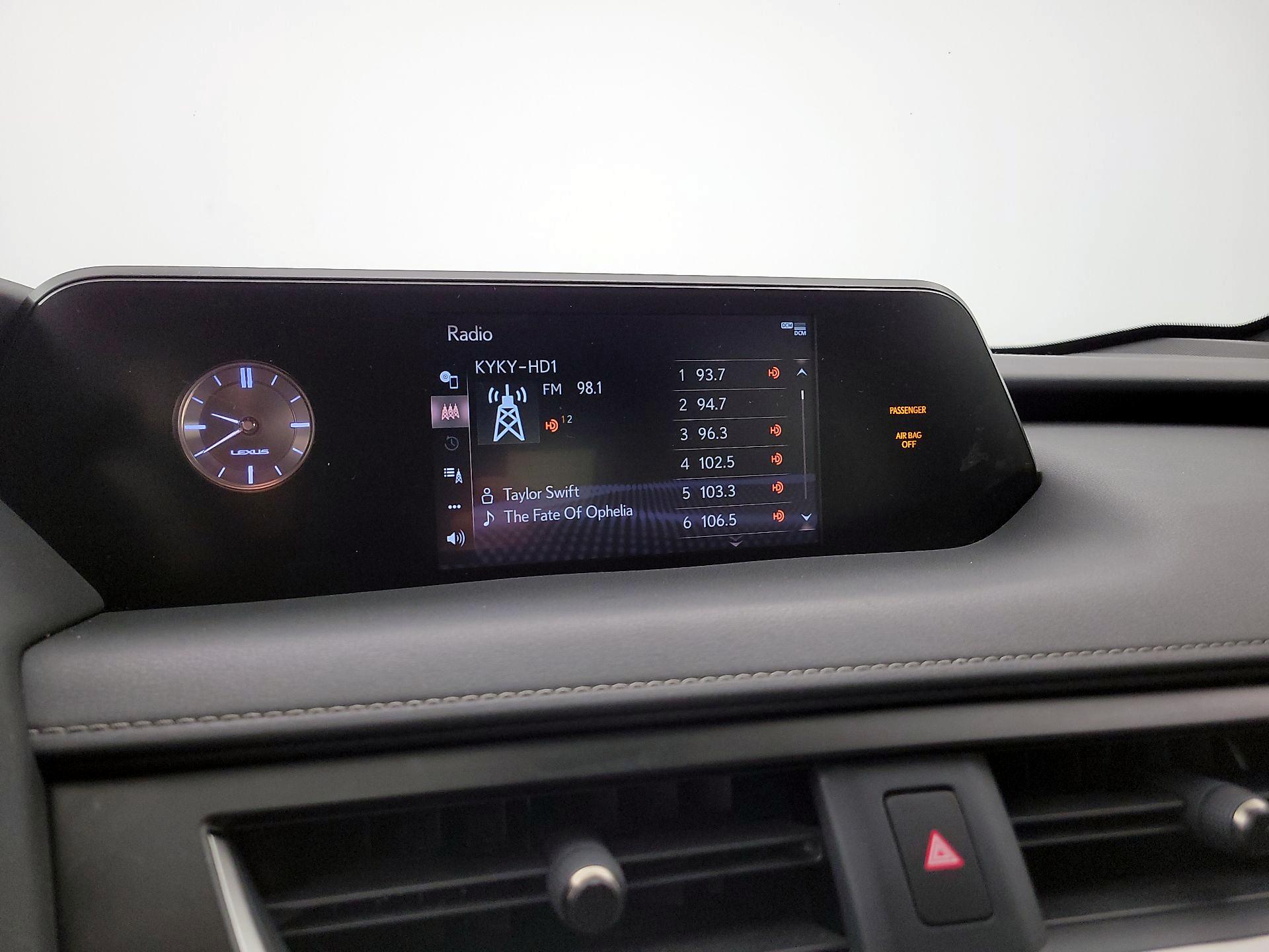 Thumbnail: 2019 Lexus UX - 15