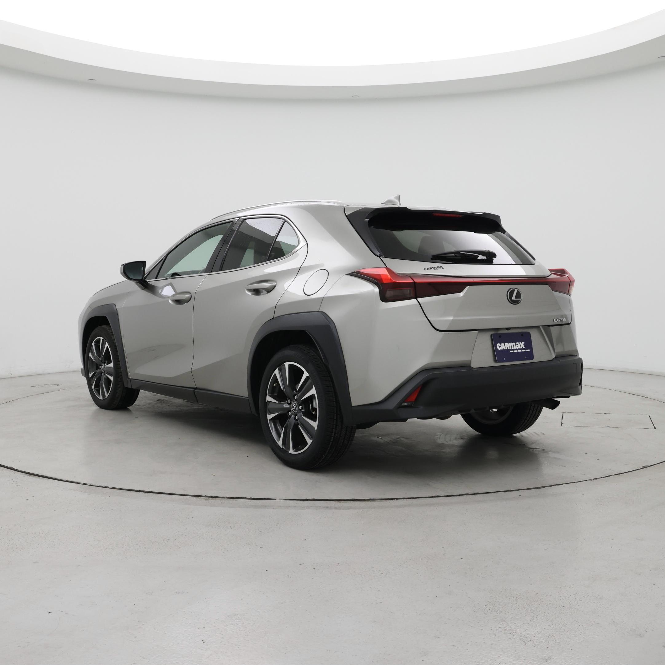 Thumbnail: 2019 Lexus UX - 2