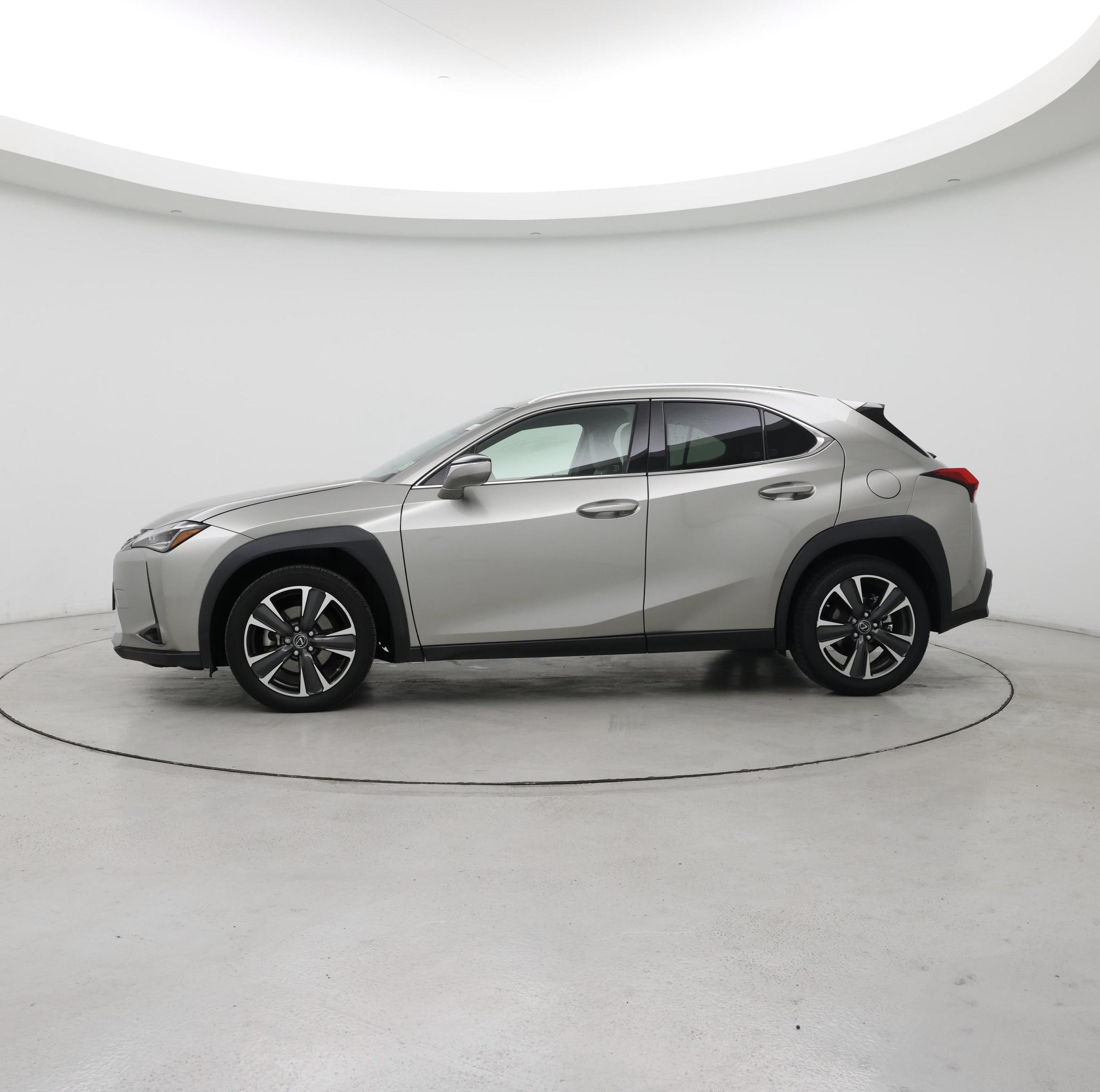 Thumbnail: 2019 Lexus UX - 3