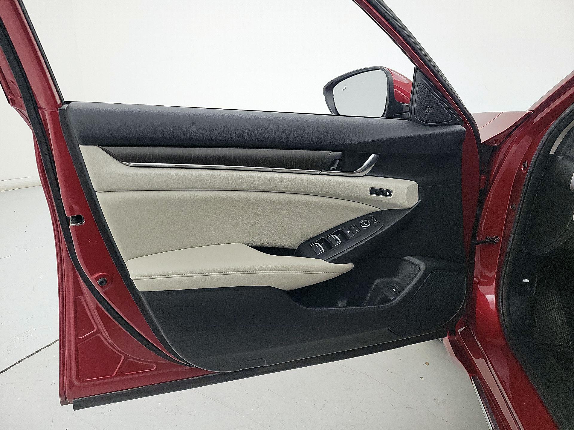 Thumbnail: 2020 Honda Accord - 10