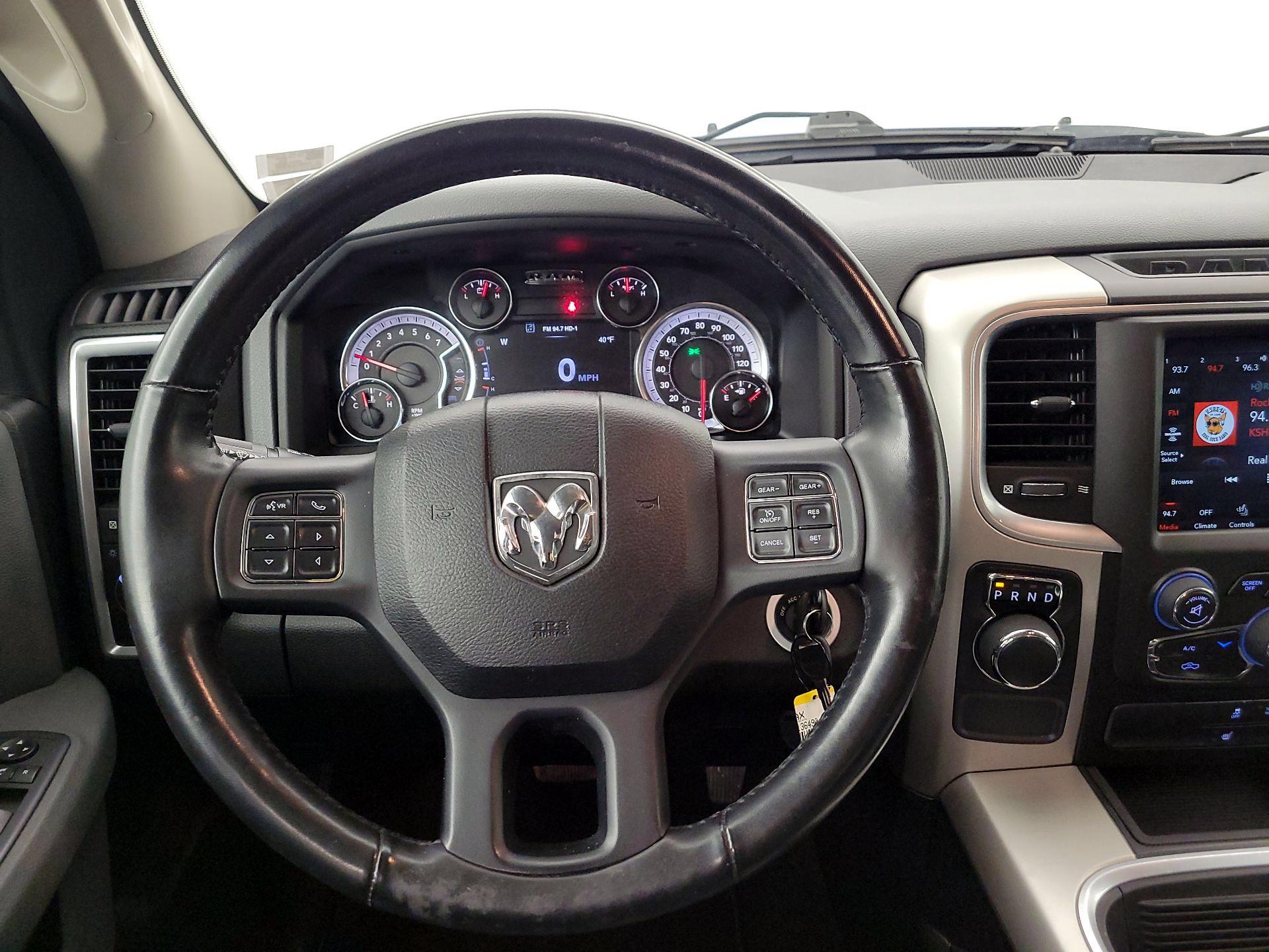 Thumbnail: 2020 RAM 1500 Classic - 10