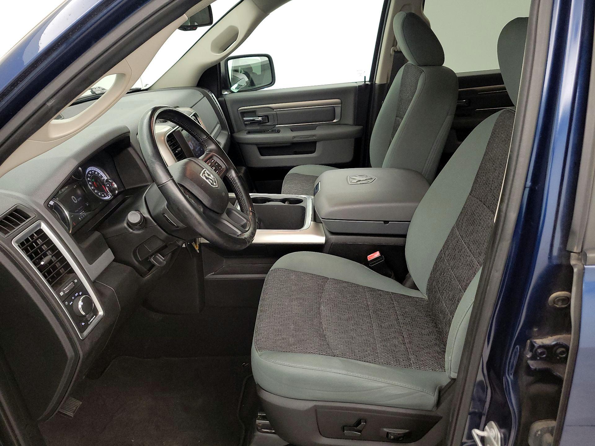 Thumbnail: 2020 RAM 1500 Classic - 11