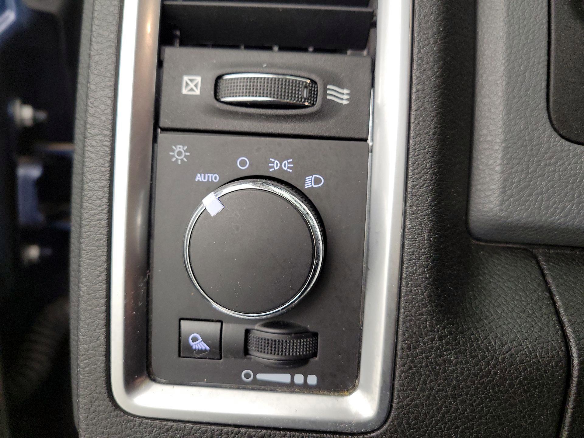 Thumbnail: 2020 RAM 1500 Classic - 13