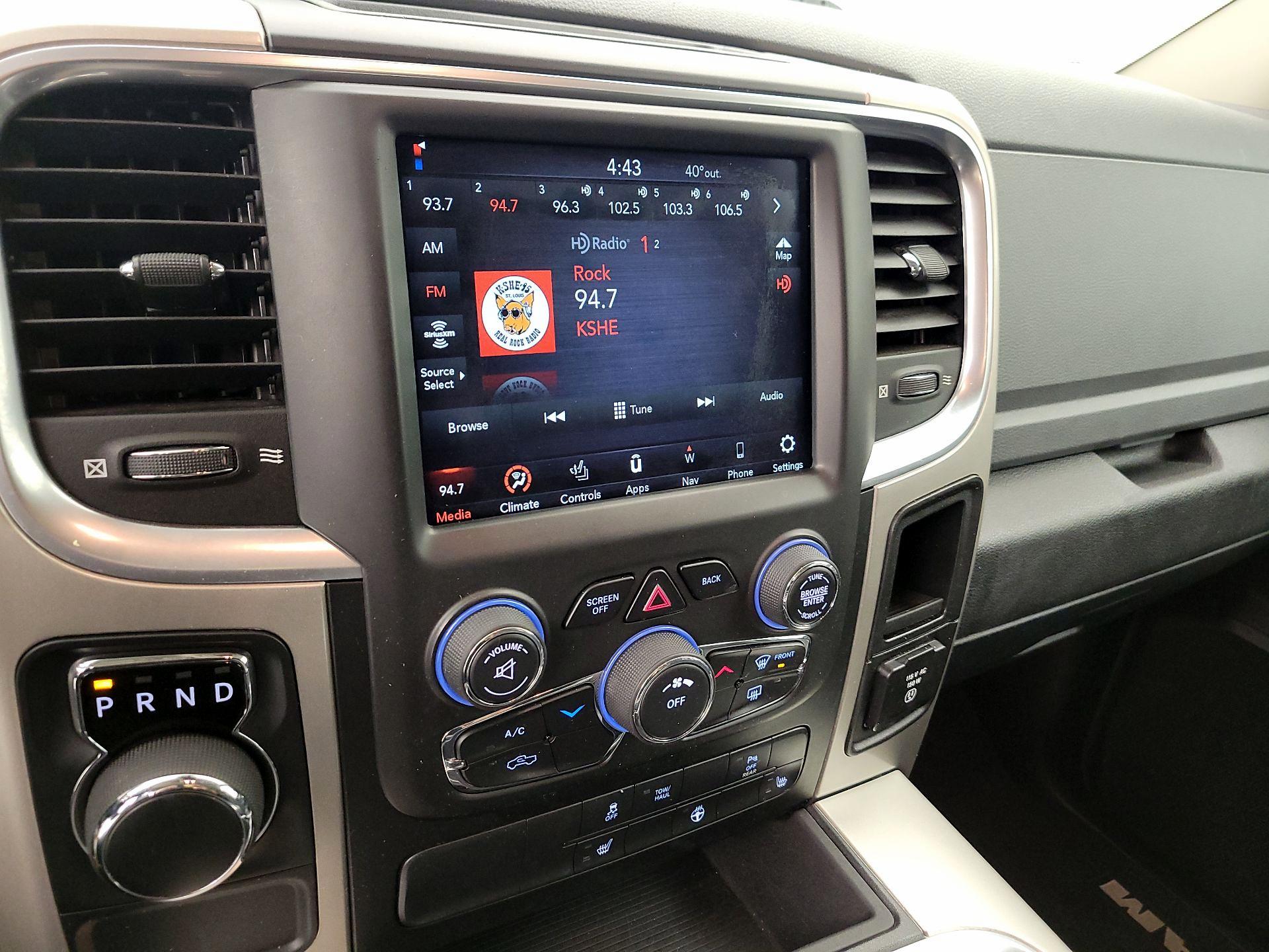 Thumbnail: 2020 RAM 1500 Classic - 15