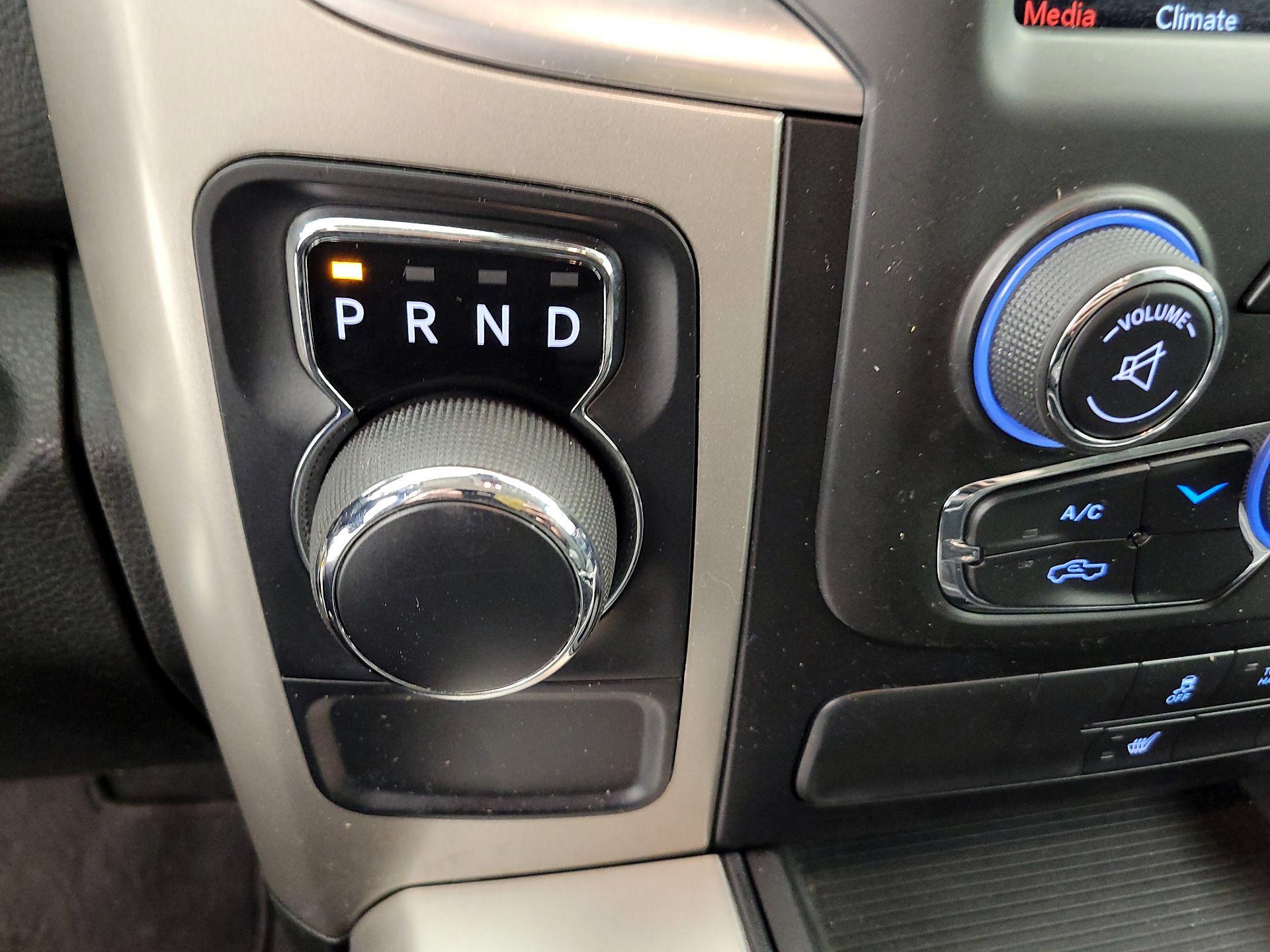 Thumbnail: 2020 RAM 1500 Classic - 17