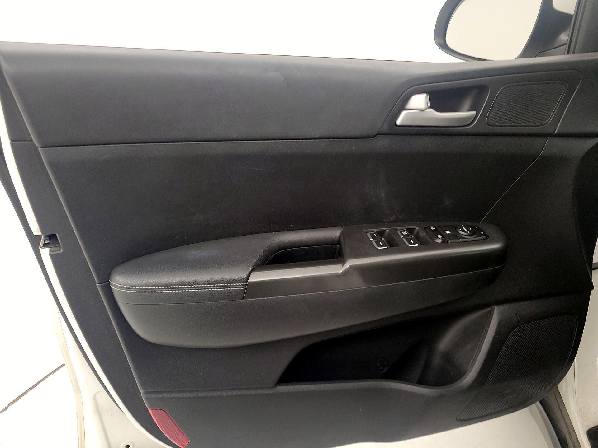 Thumbnail: 2018 Kia Sportage - 12