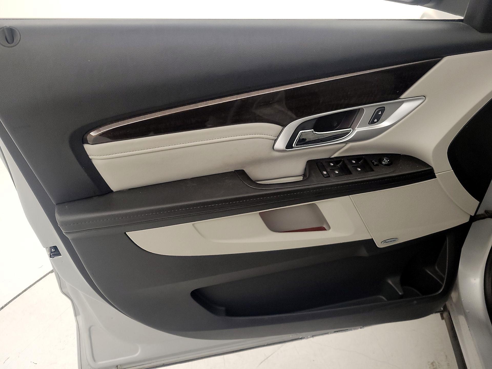 Thumbnail: 2016 GMC Terrain - 12