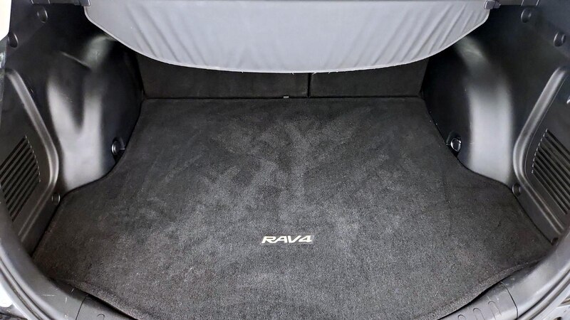 2015 Toyota RAV4 XLE 21